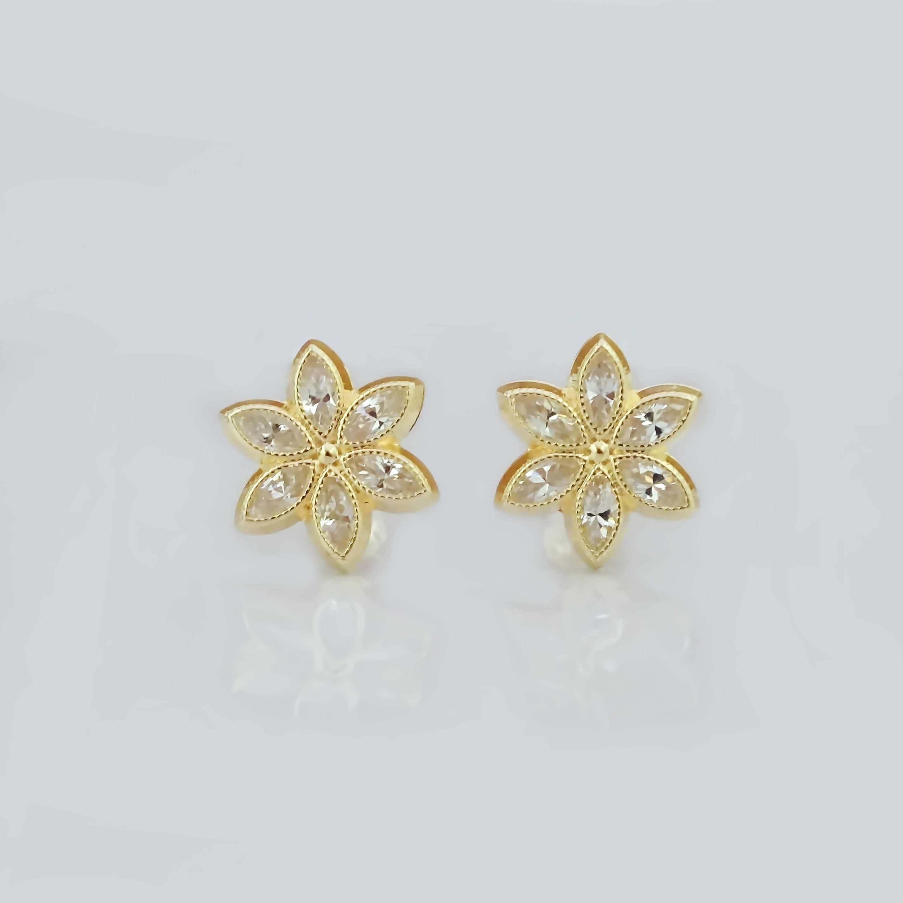 Amor Eterno - Broqueles Flor Eve / Aretes Oro 10k