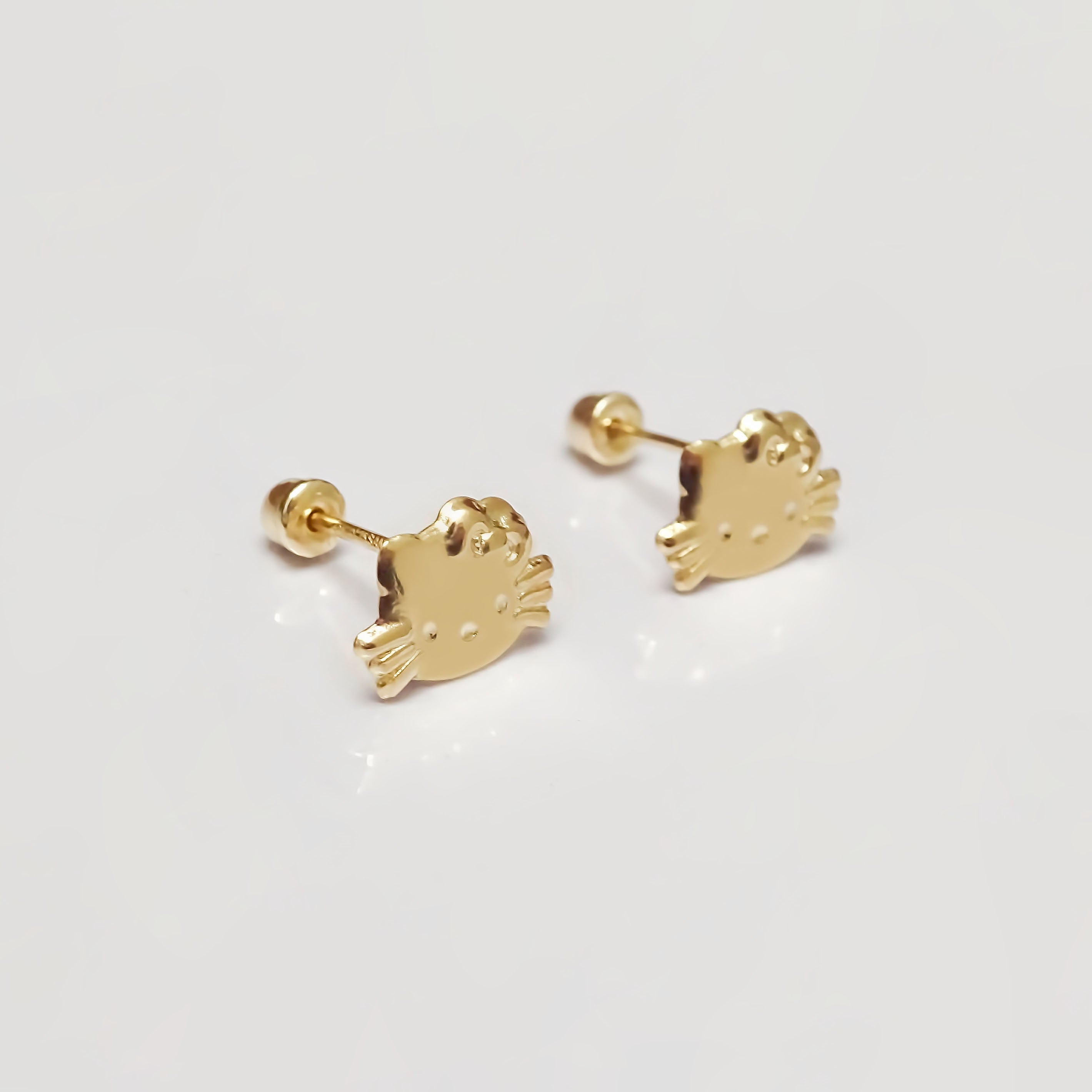 Amor Eterno - Broqueles Kitty Carita Botón / Aretes Oro 10k