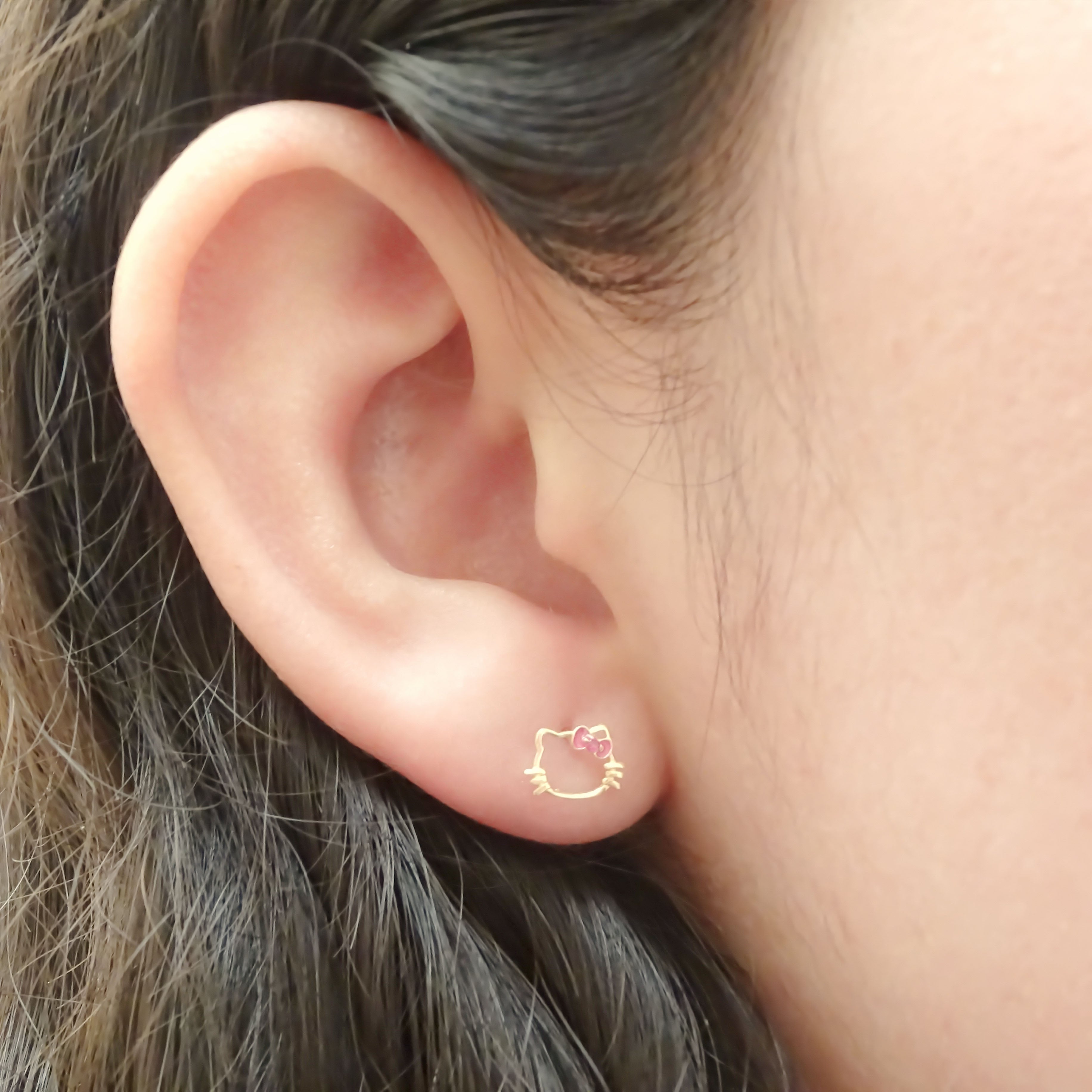 Amor Eterno - Broqueles Aretes / Kitty Silueta / Oro 10k