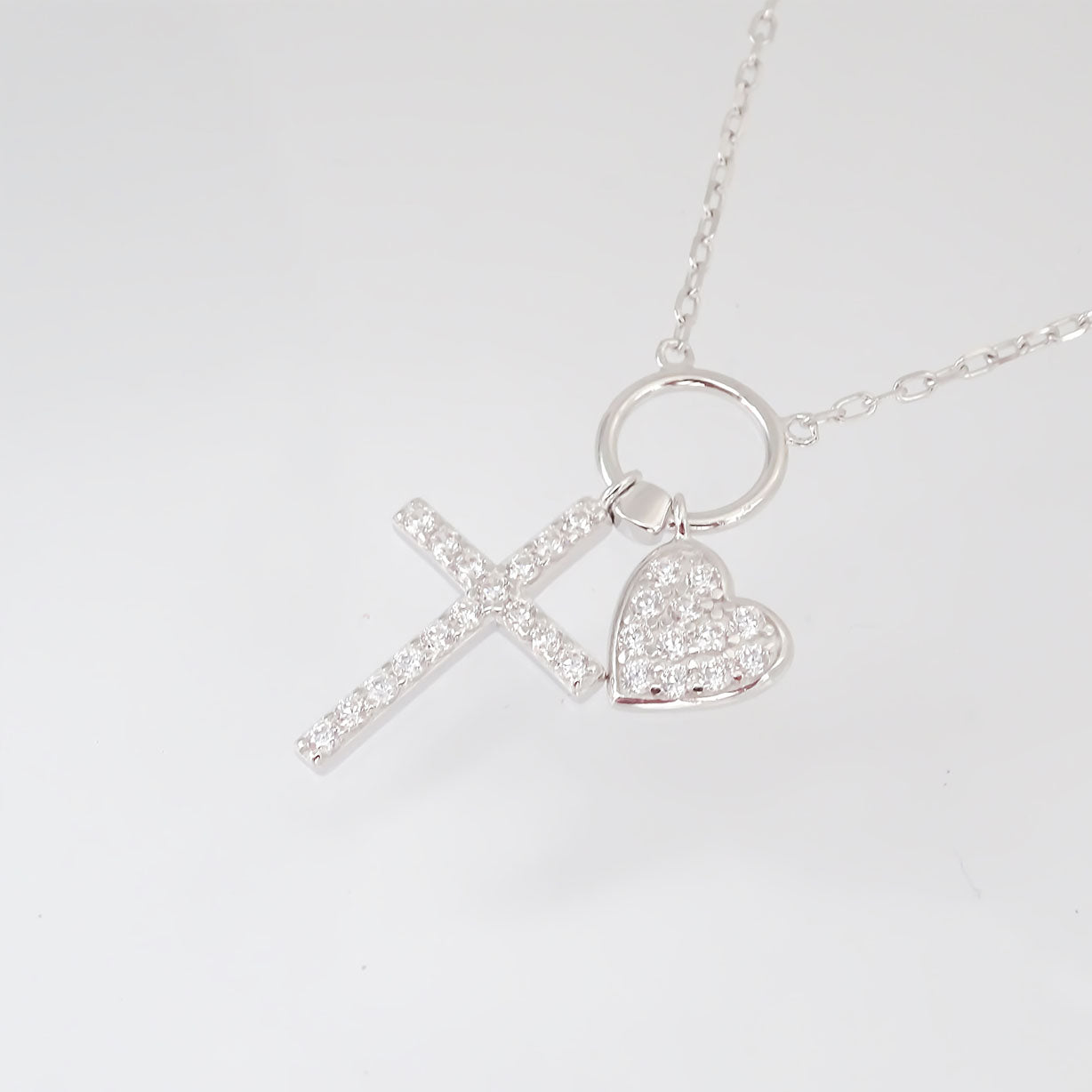 Amor Eterno - Collar Plata / Oro 24k / Cruz Corazón + Regalo