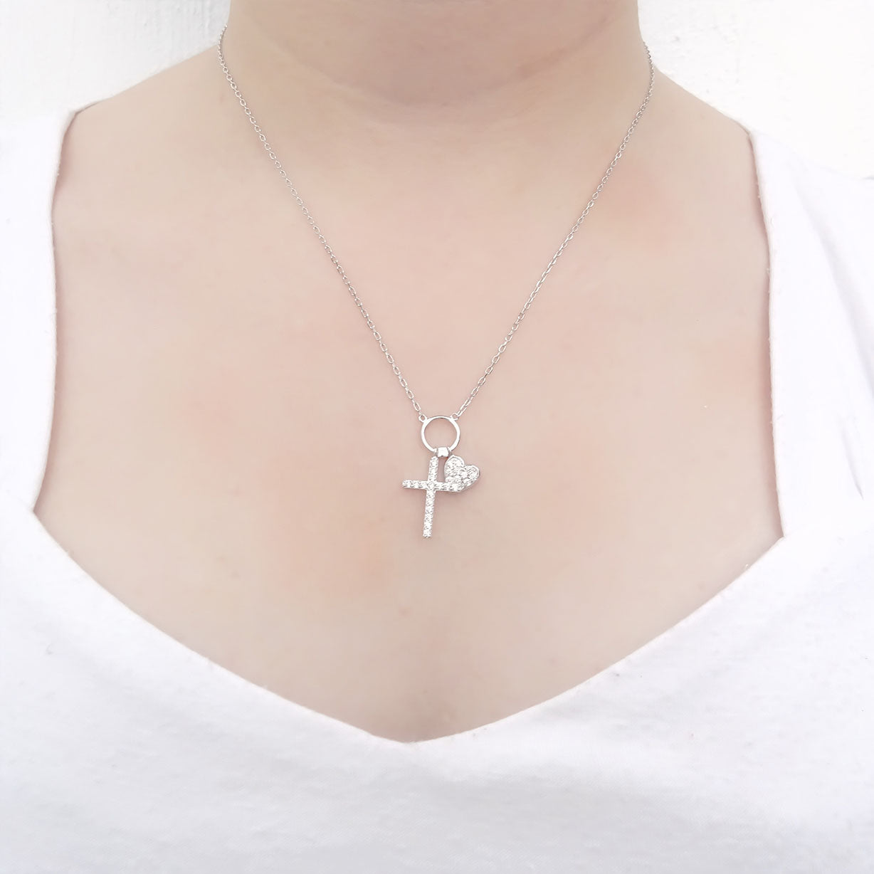 Amor Eterno - Collar Plata / Oro 24k / Cruz Corazón + Regalo