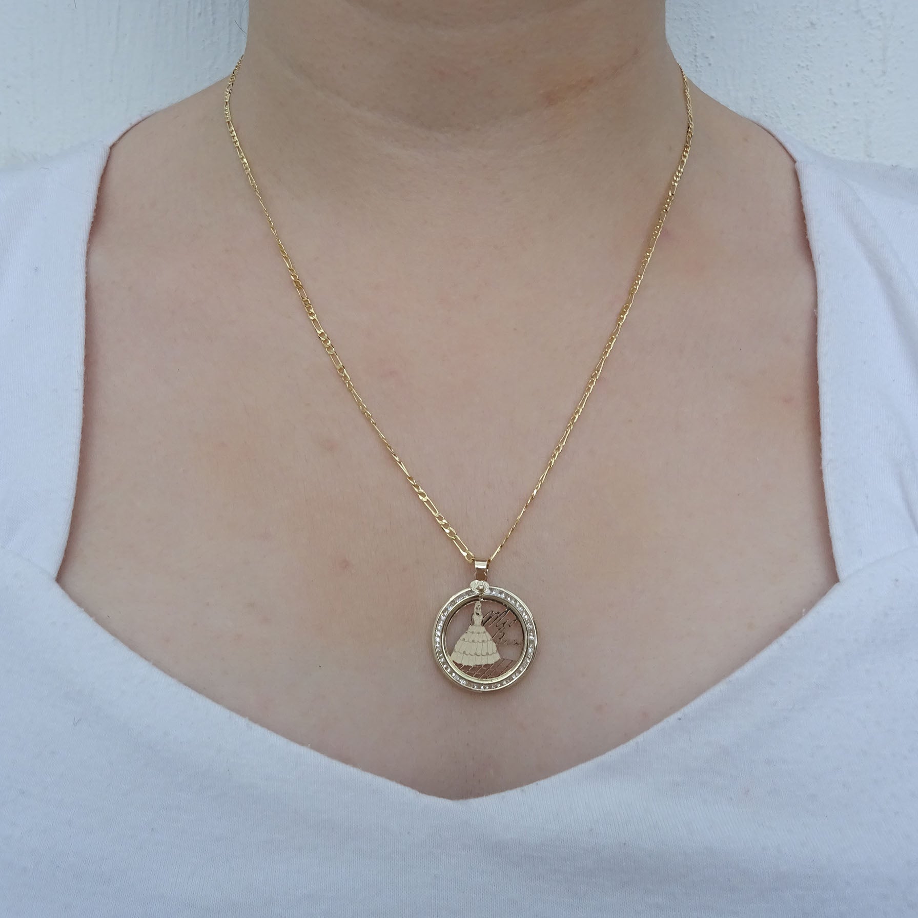 Amor Eterno - Dije XV Años Vestido Largo / Oro 10k + Cadena de Regalo