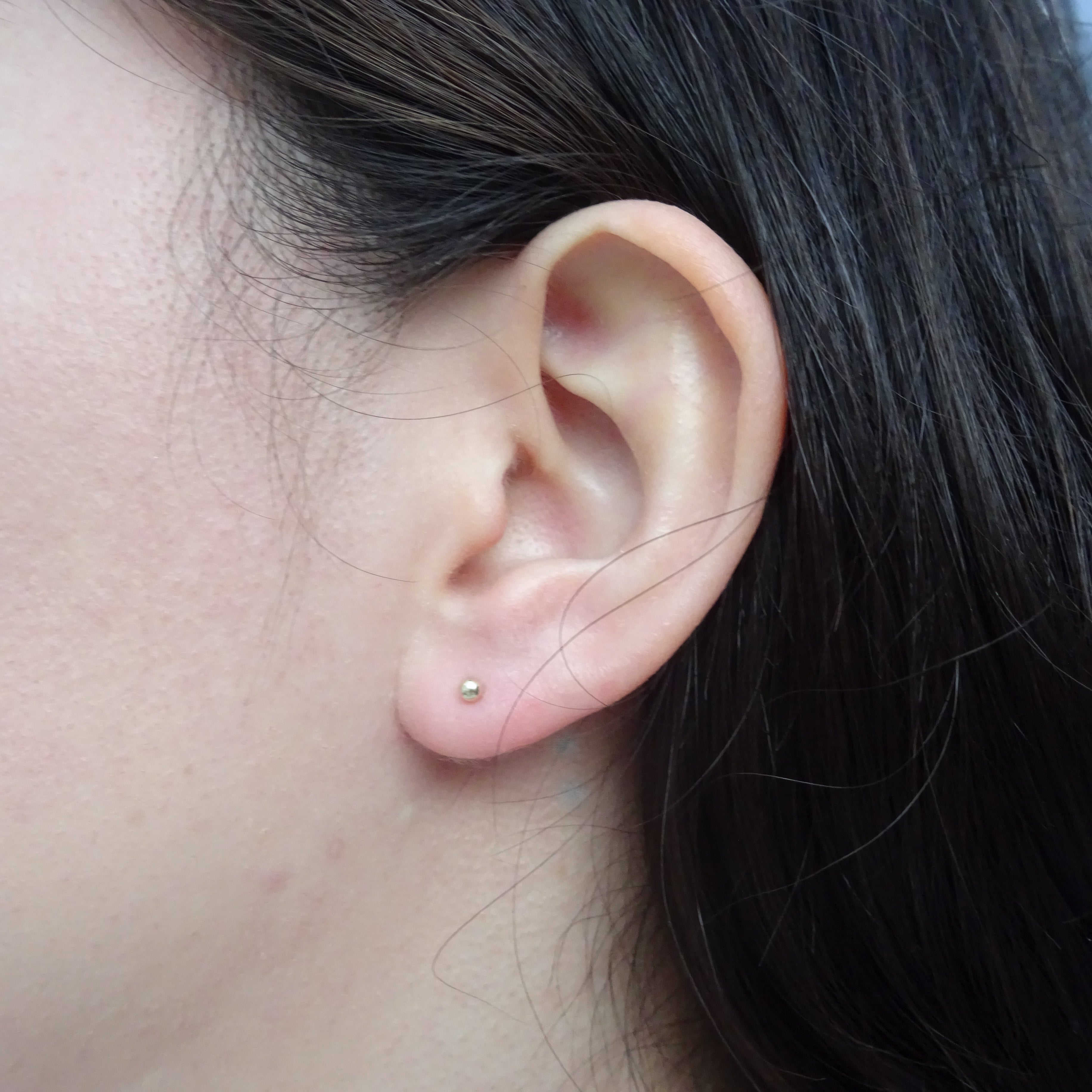 Amor Eterno - Broqueles Bebé / Dormilonas 2 mm / Aretes / Oro 10k