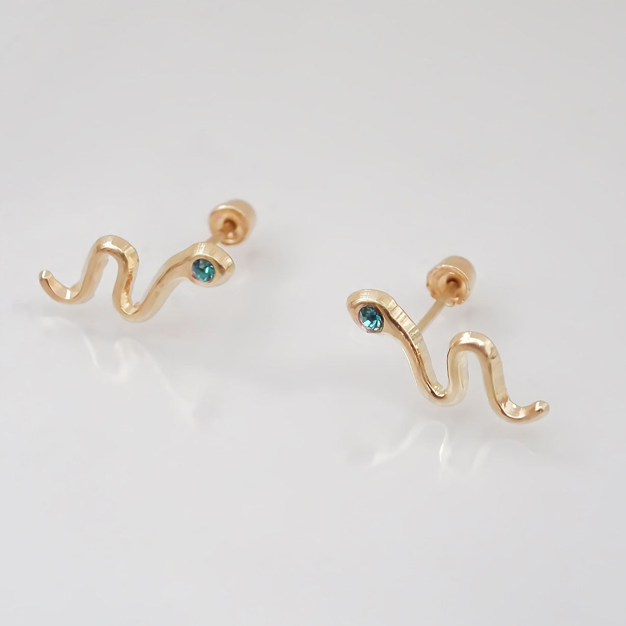 Amor Eterno - Broqueles Serpiente Vibora / Aretes / Oro 10k / Verde