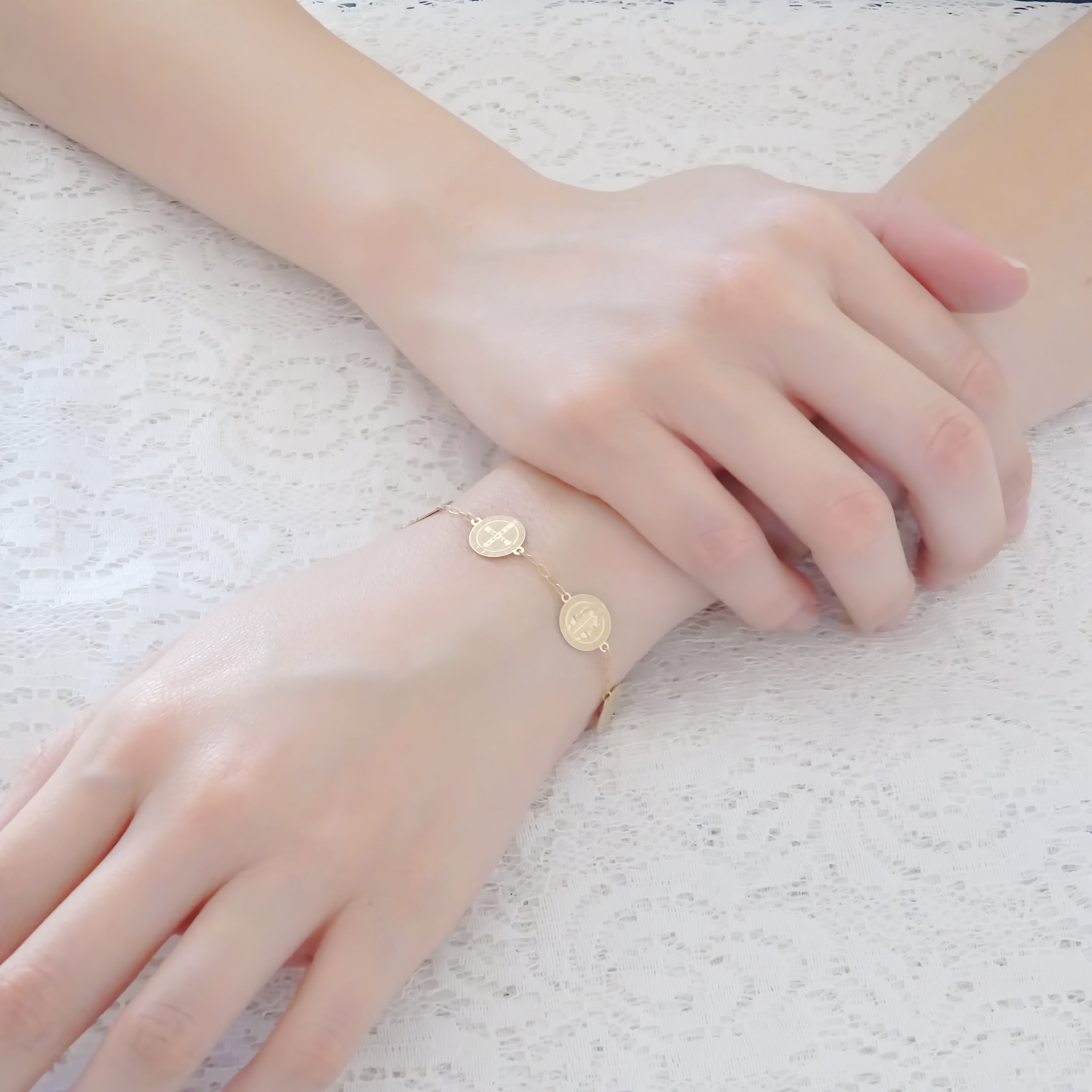 Amor Eterno - Pulsera Medalla Cruz San Benito Oro 10k Sólido