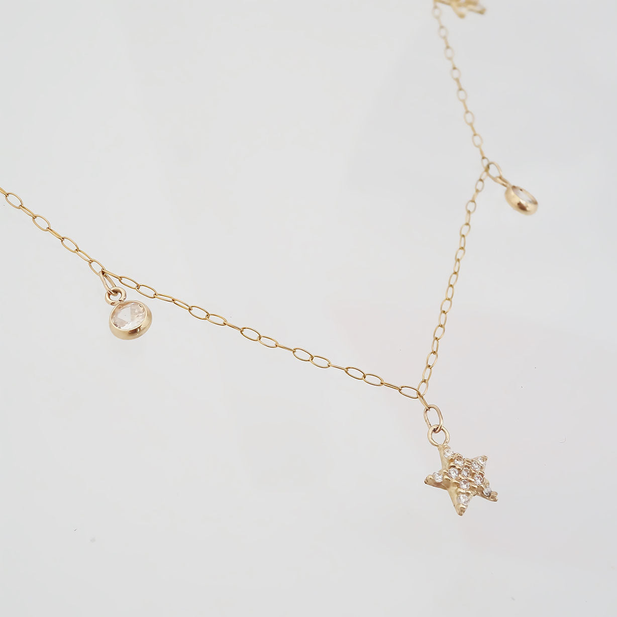Amor Eterno - Gargantilla Estrella Diamante / Oro Sólido 10k