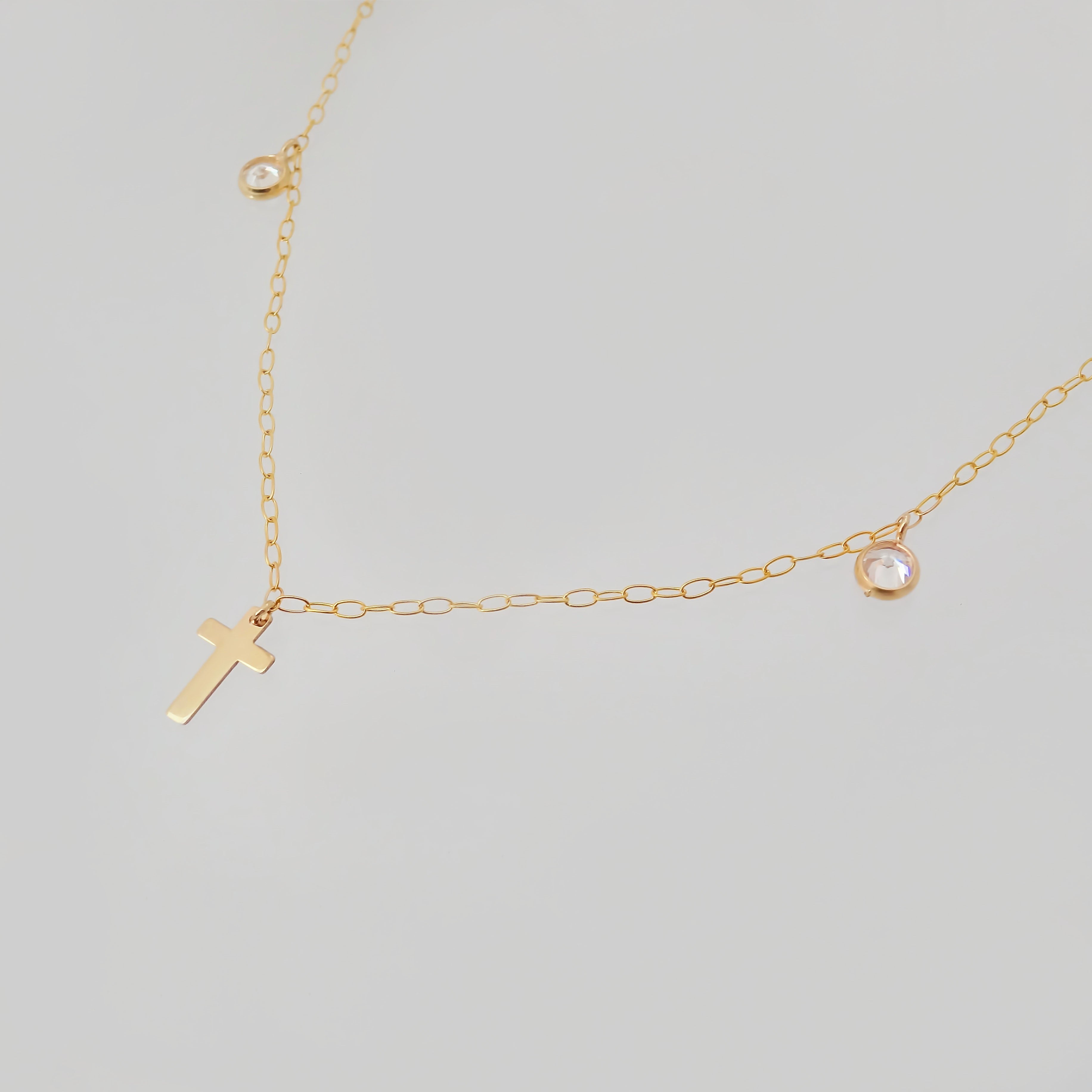 Amor Eterno - Gargantilla Cruz Diamante / Oro Sólido 10k