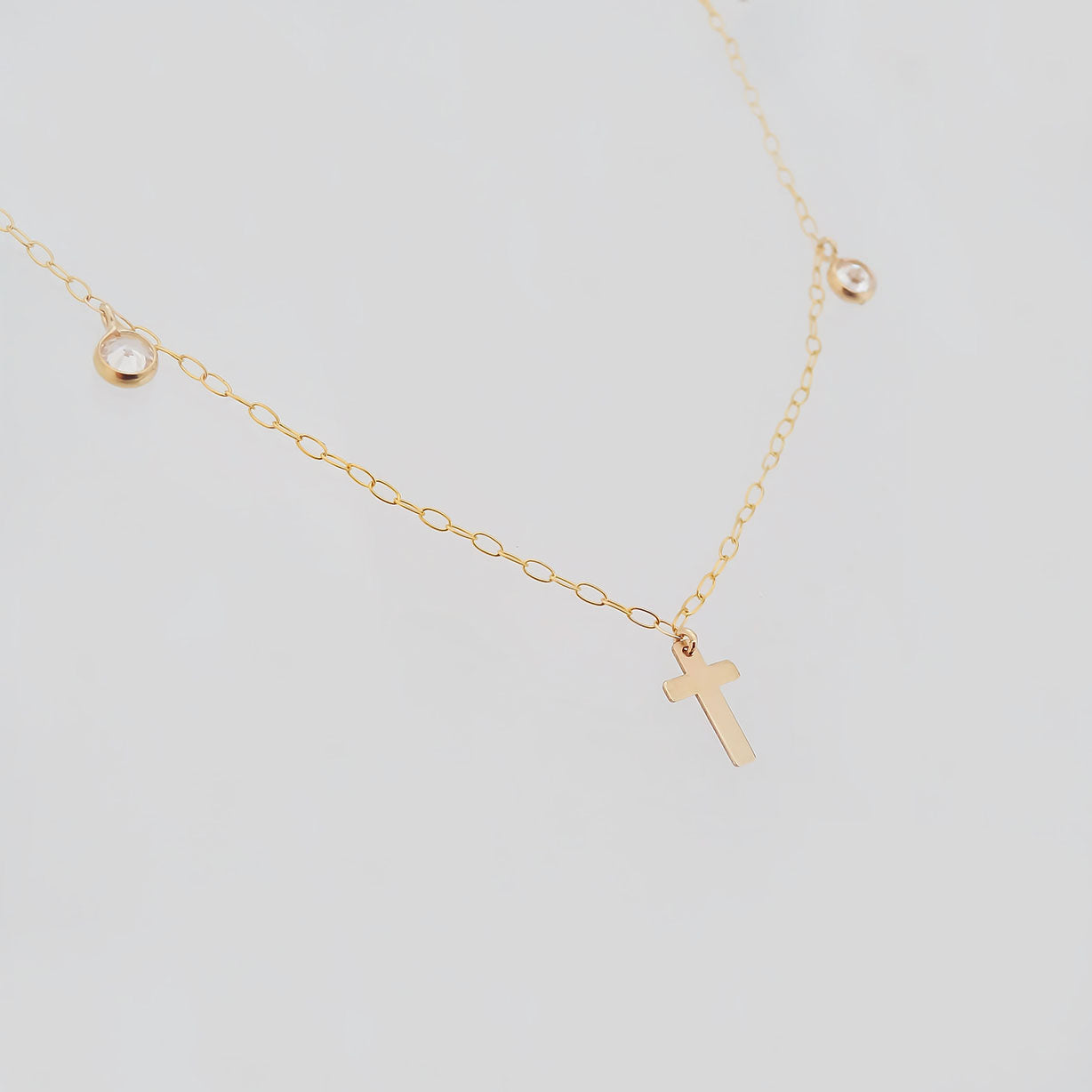 Amor Eterno - Gargantilla Cruz Diamante / Oro Sólido 10k