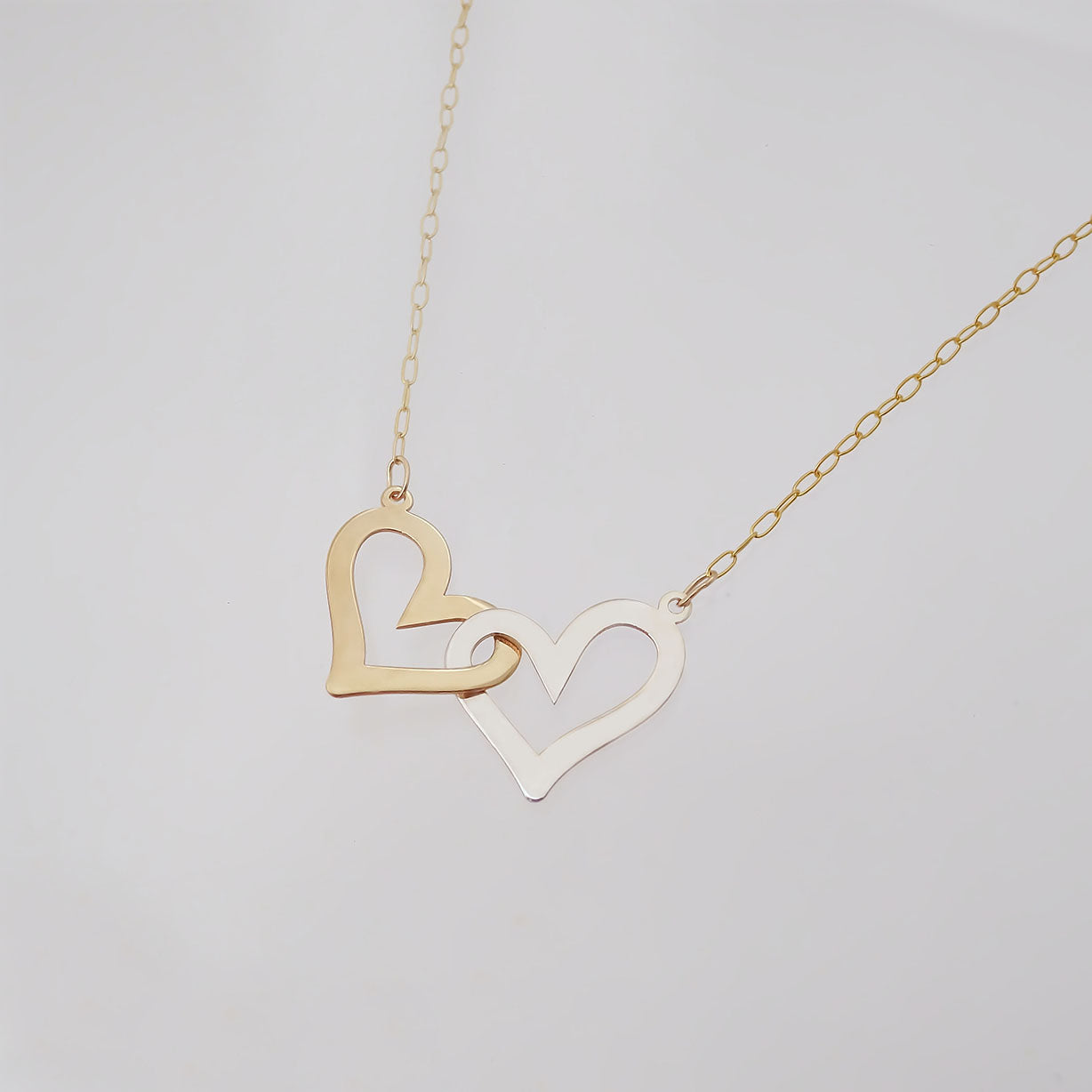 Amor Eterno - Gargantilla Corazones / 2 Oros Sólido 10k