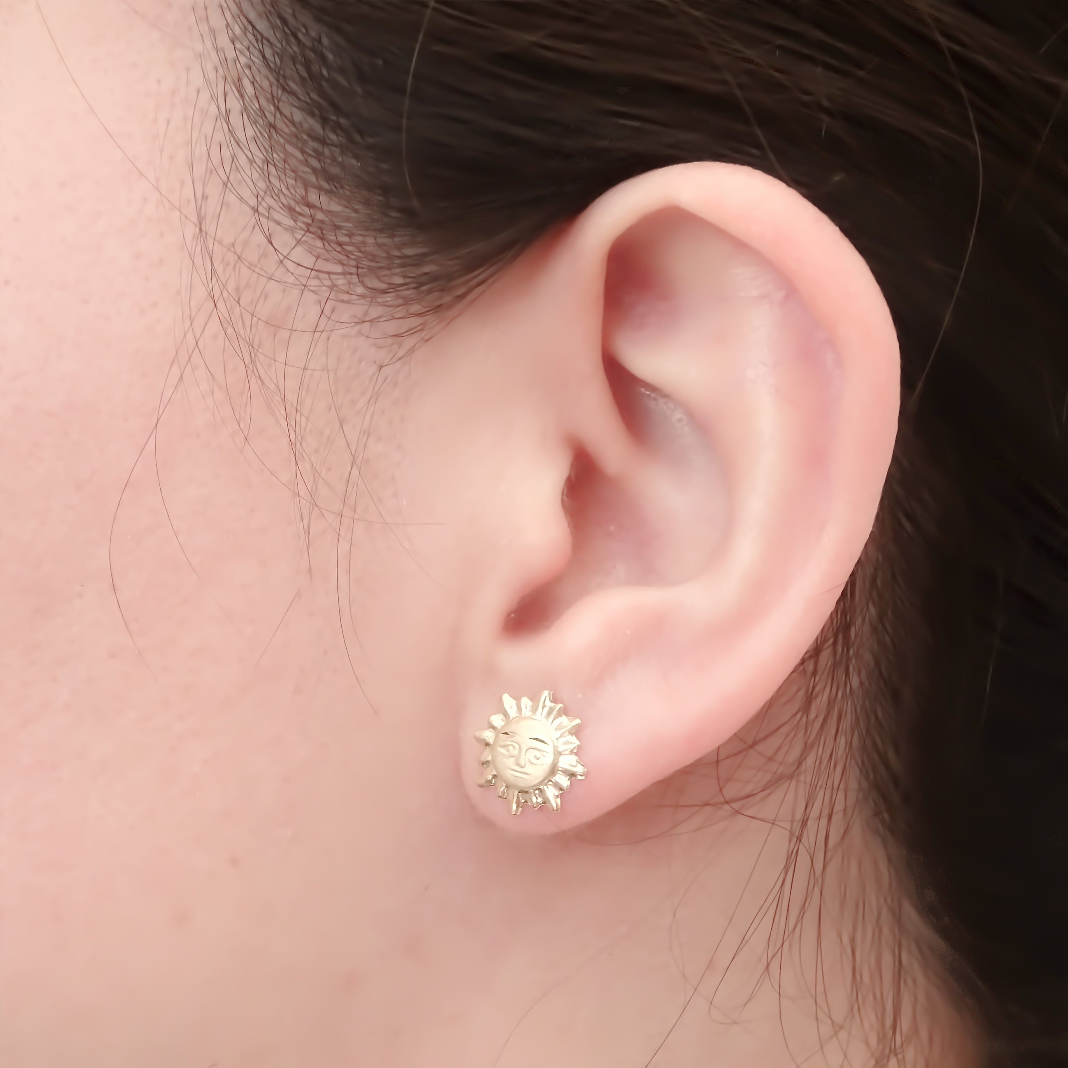 Amor Eterno - Broqueles / Aretes Par Oro 10k / Sol