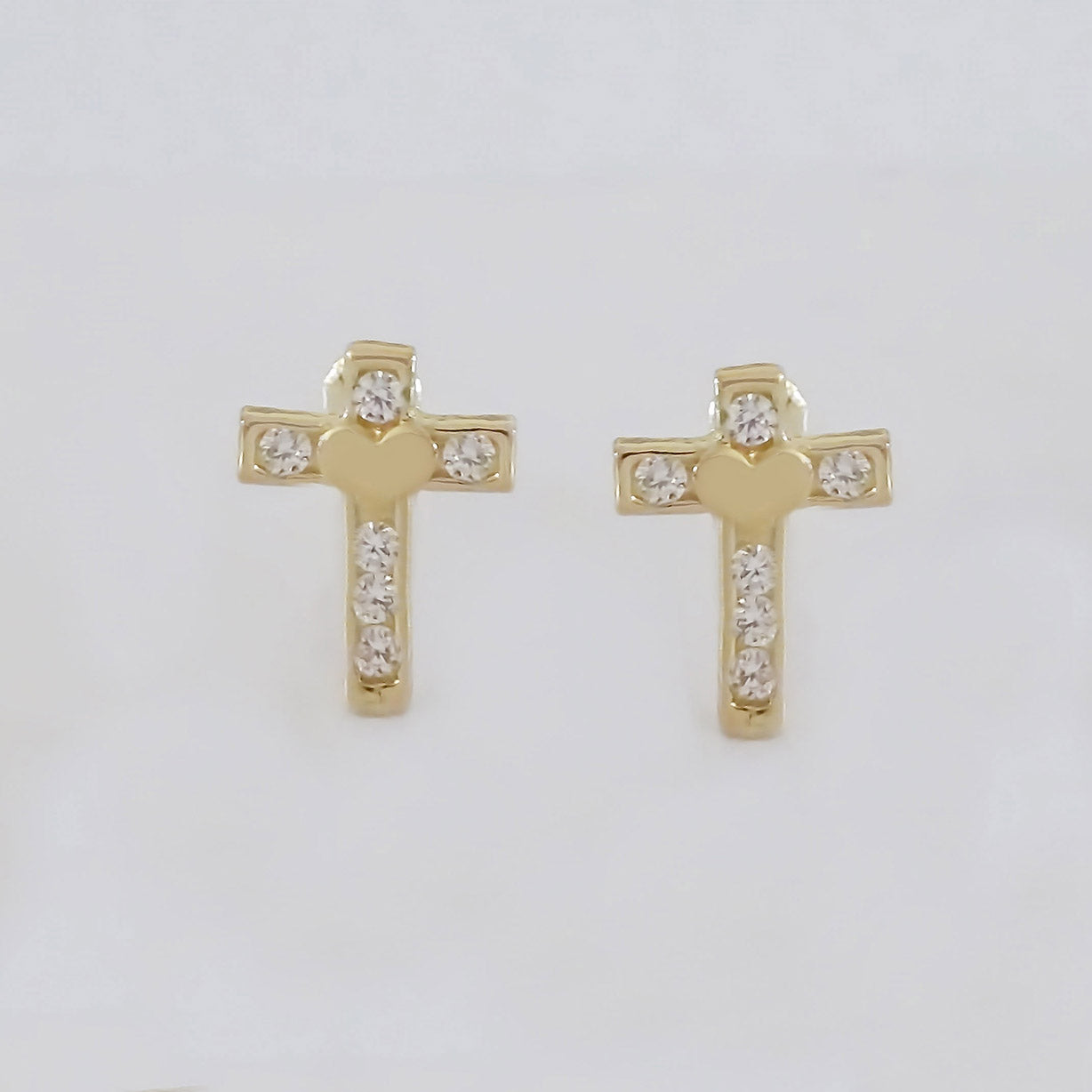 Amor Eterno - Broquel Aretes Cruz Corazón Diamante / Oro 10k