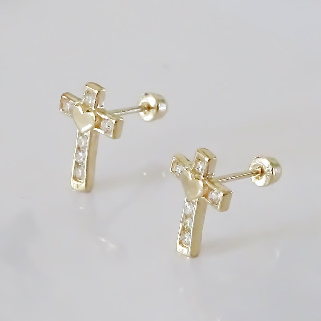 Amor Eterno - Broquel Aretes Cruz Corazón Diamante / Oro 10k