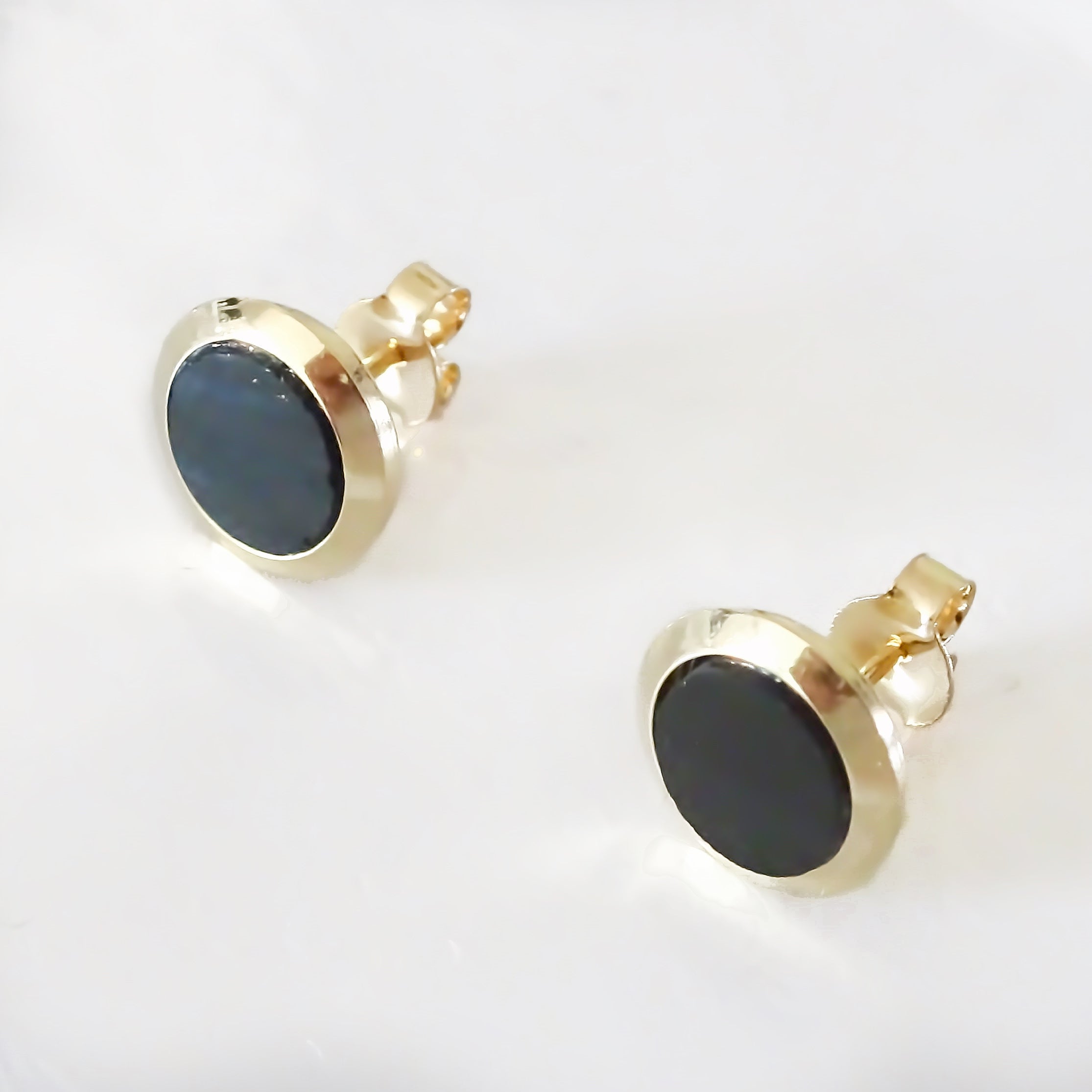 Amor Eterno - 1 Arete Broche Mariposa Círculo Onix / Oro 10k