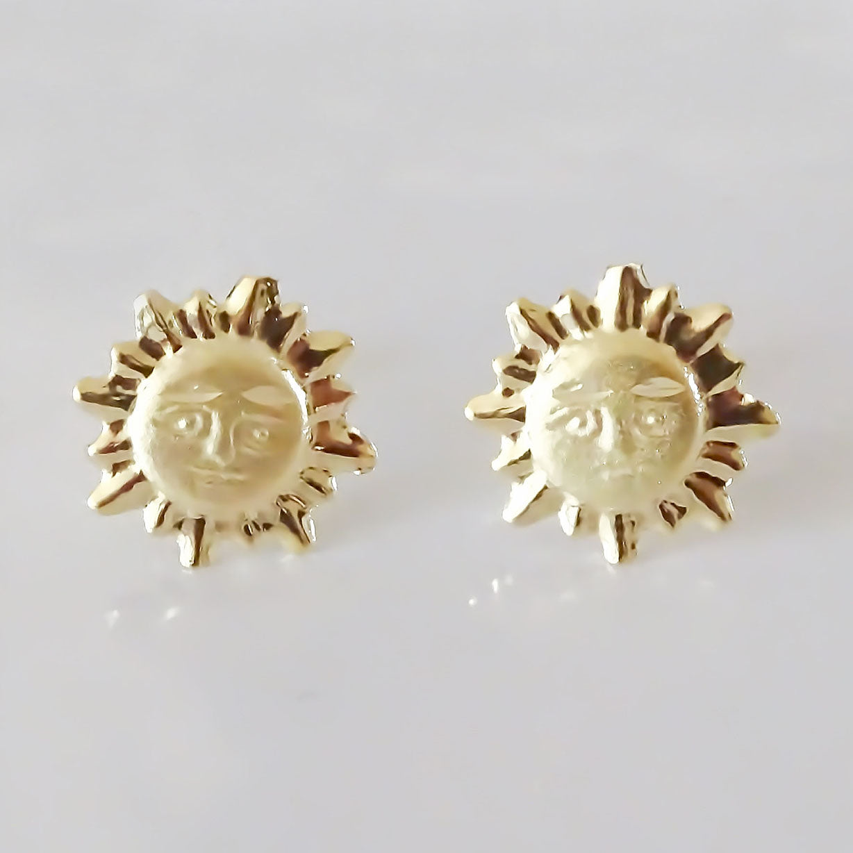 Amor Eterno - Broqueles / Aretes Par Oro 10k / Sol