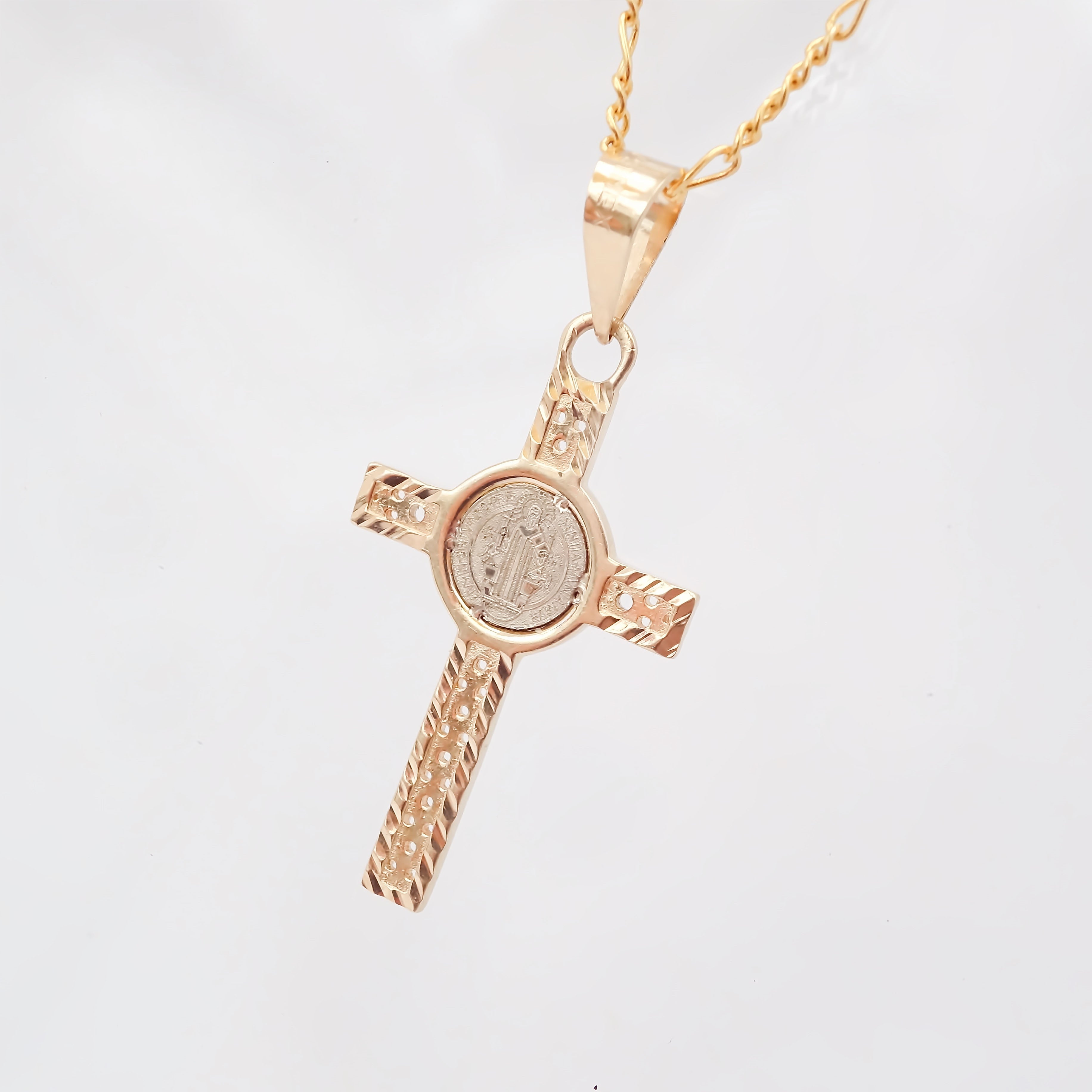 Amor Eterno - Cruz San Benito Oro Sólido