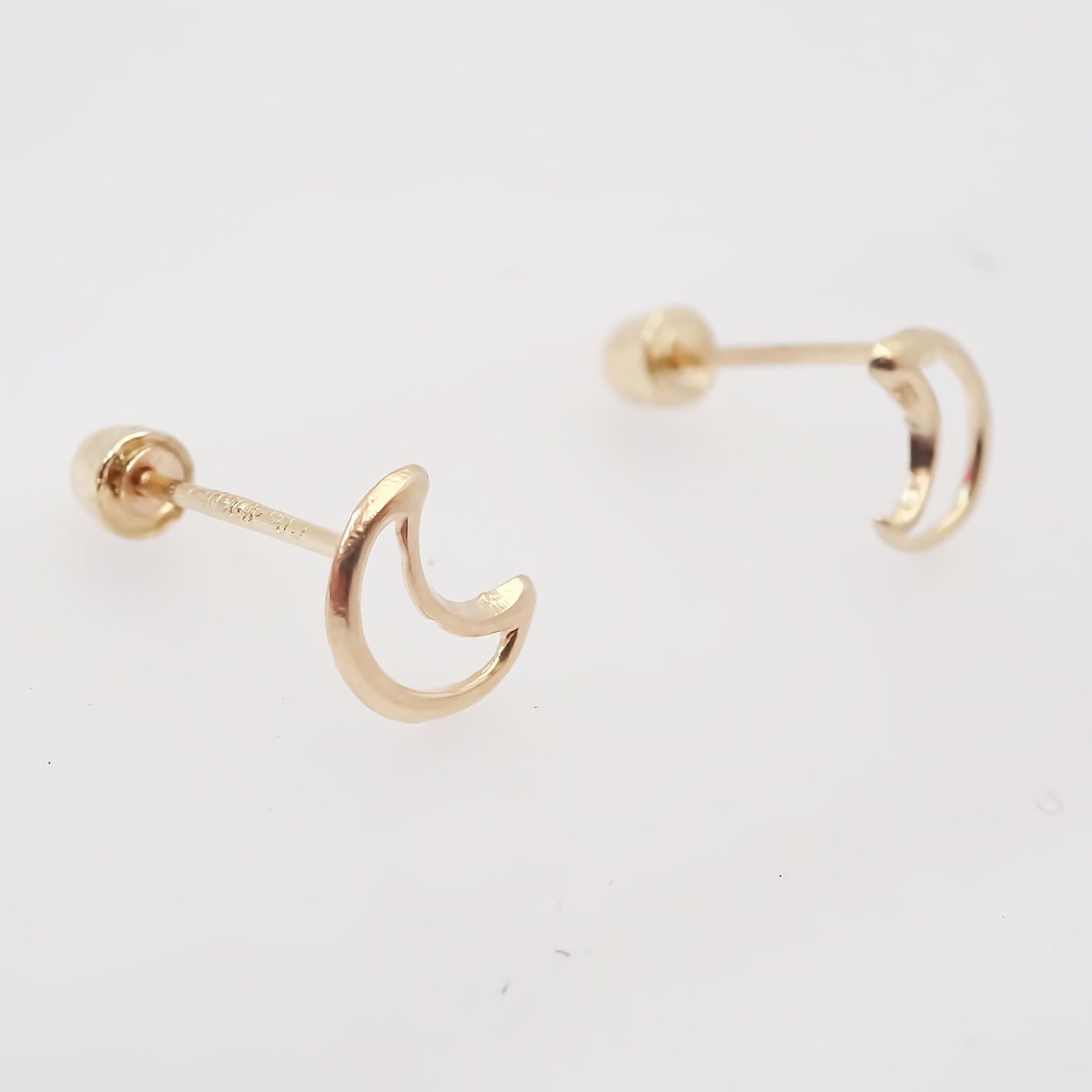 Amor Eterno - Broqueles Luna / Aretes / Oro Sólido 10k