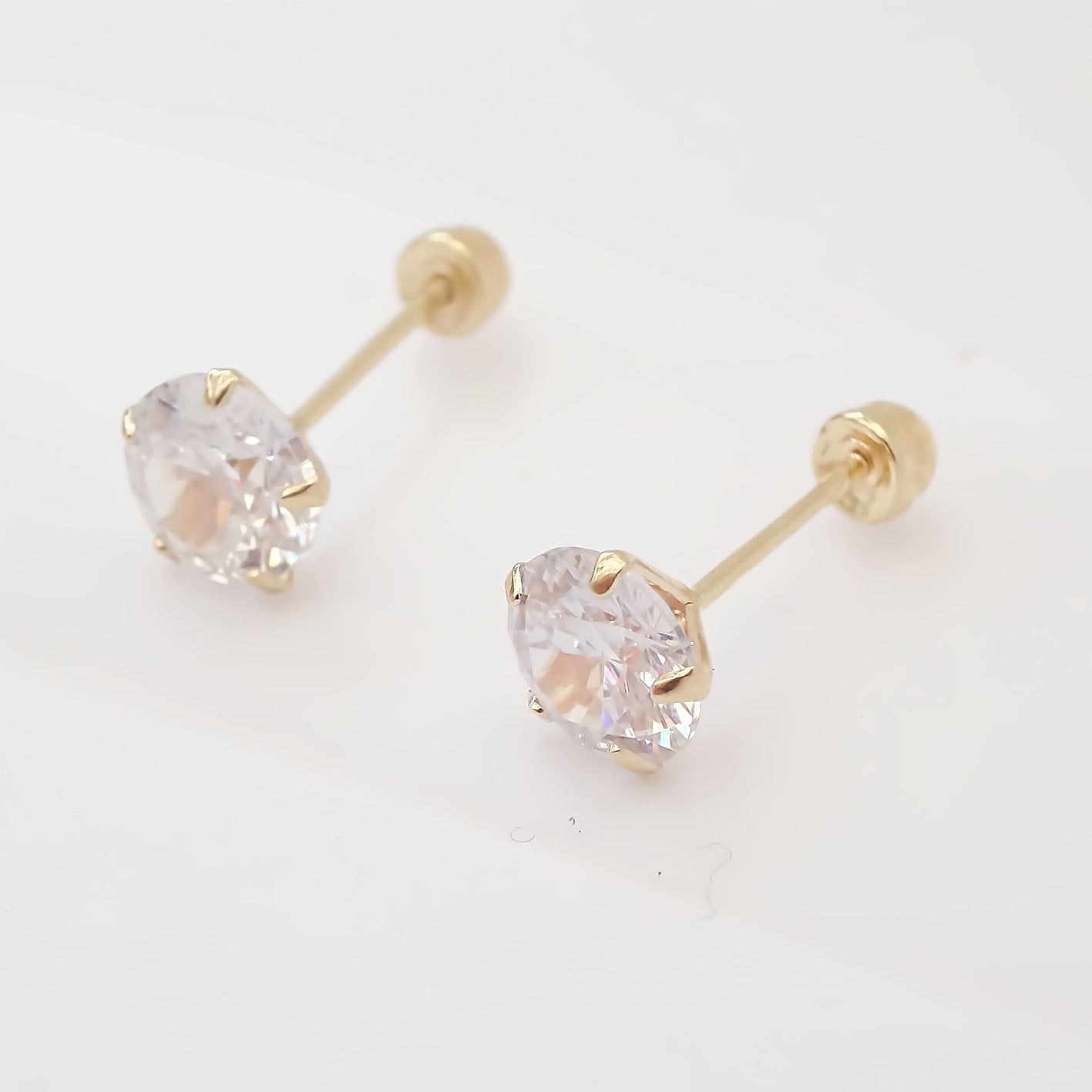 Amor Eterno - Broqueles Recto 5mm / Aretes / Oro 10k