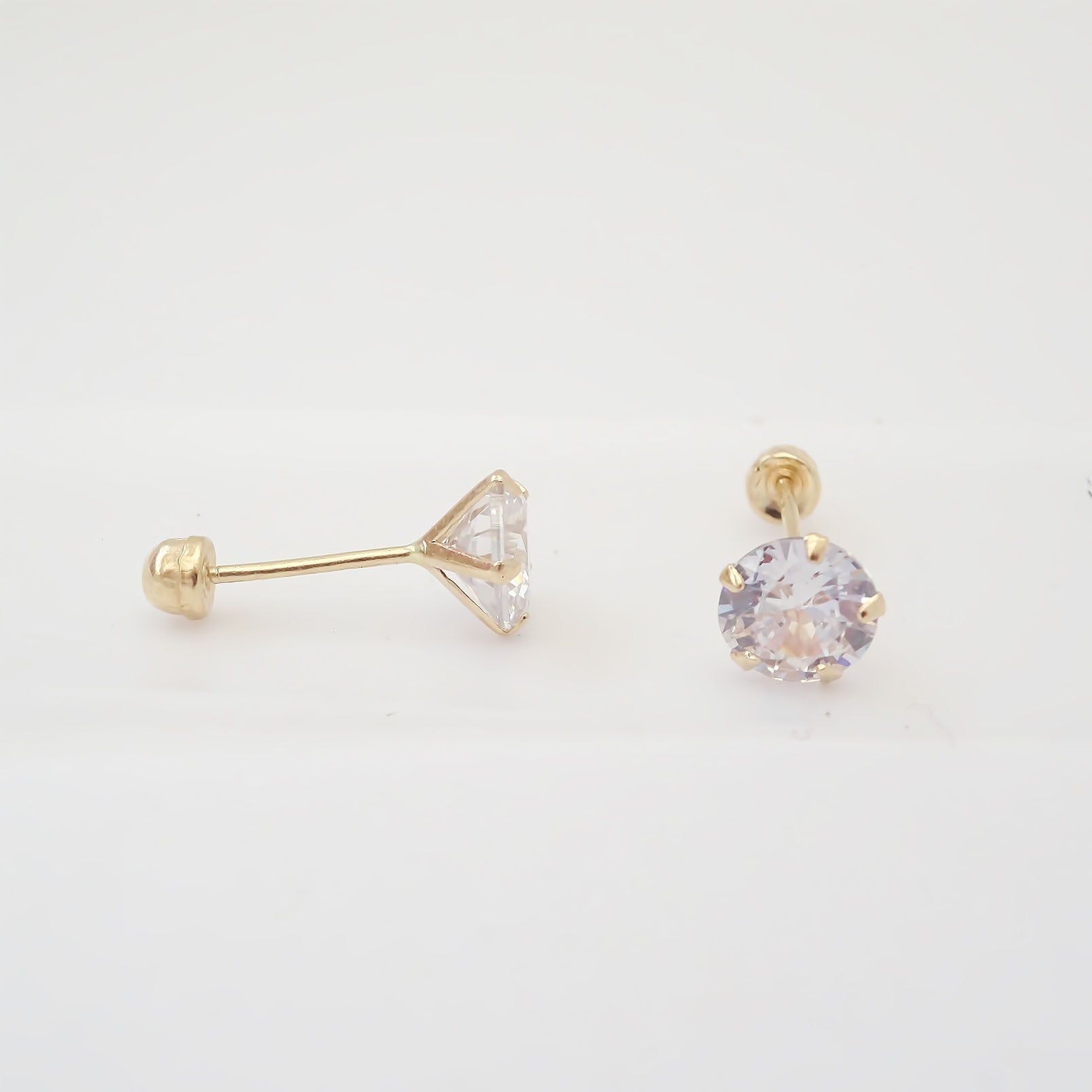 Amor Eterno - Broqueles Recto 5mm / Aretes / Oro 10k