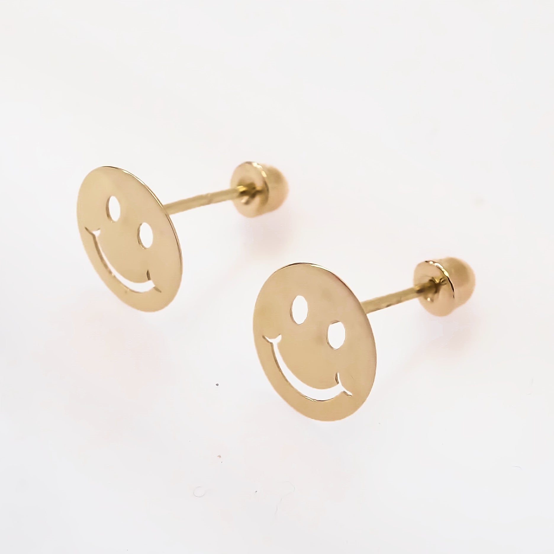Amor Eterno - Broqueles Tachuela / Aretes / Oro Sólido 10k / Carita Feliz