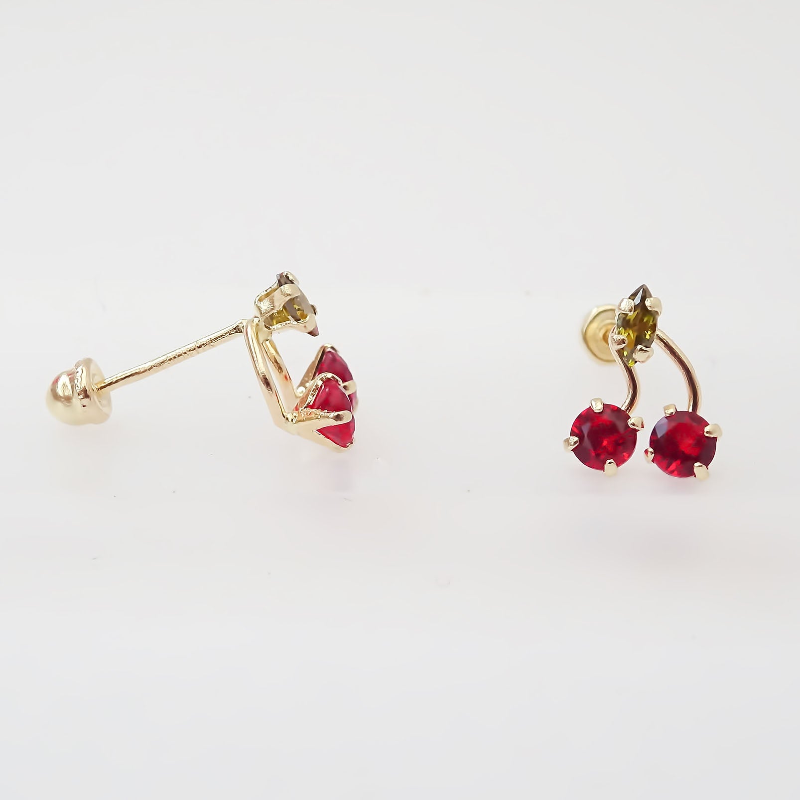 Amor Eterno - Broqueles / Cereza Par / Aretes / Oro 10k