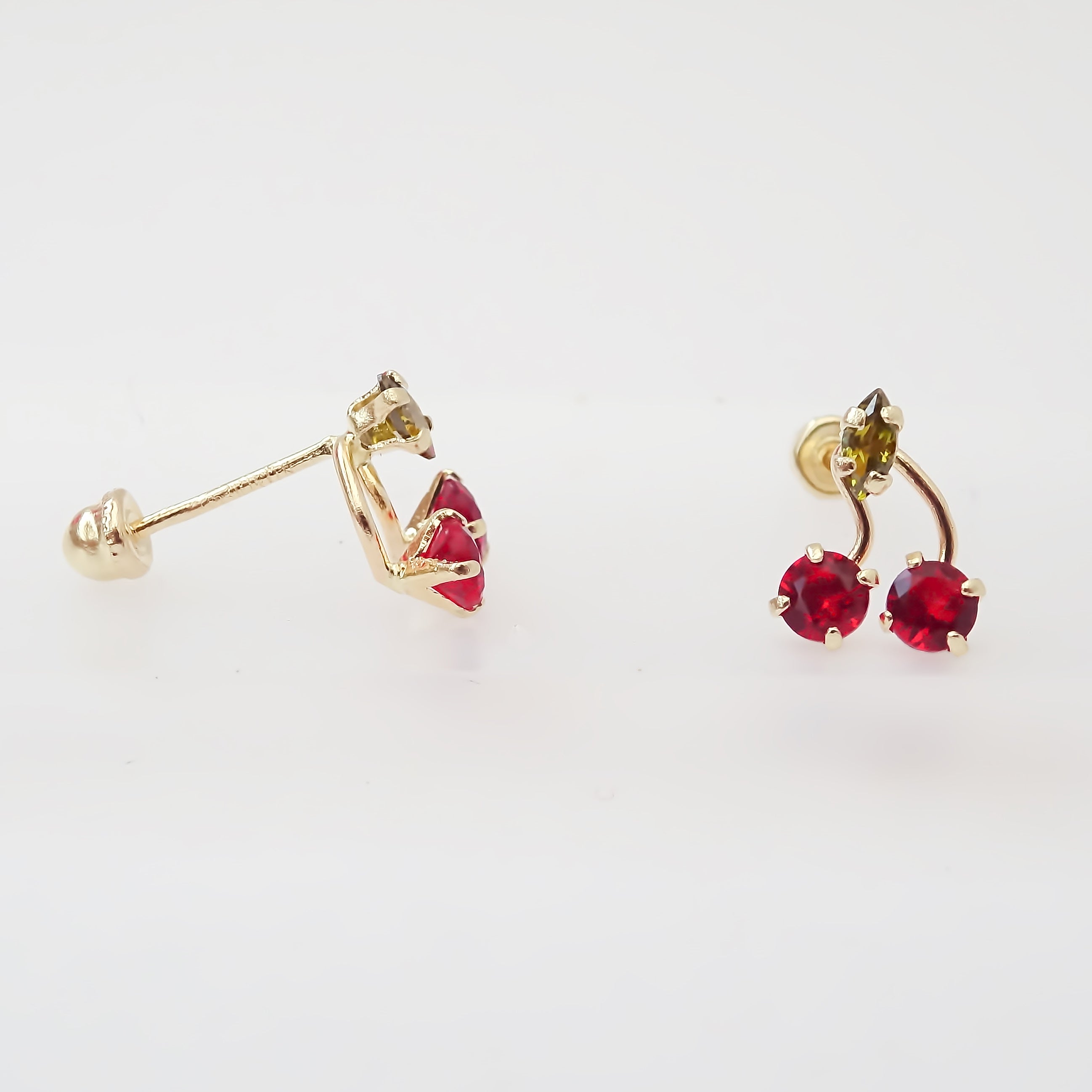 Amor Eterno - Broqueles / Cereza Par / Aretes / Oro 10k