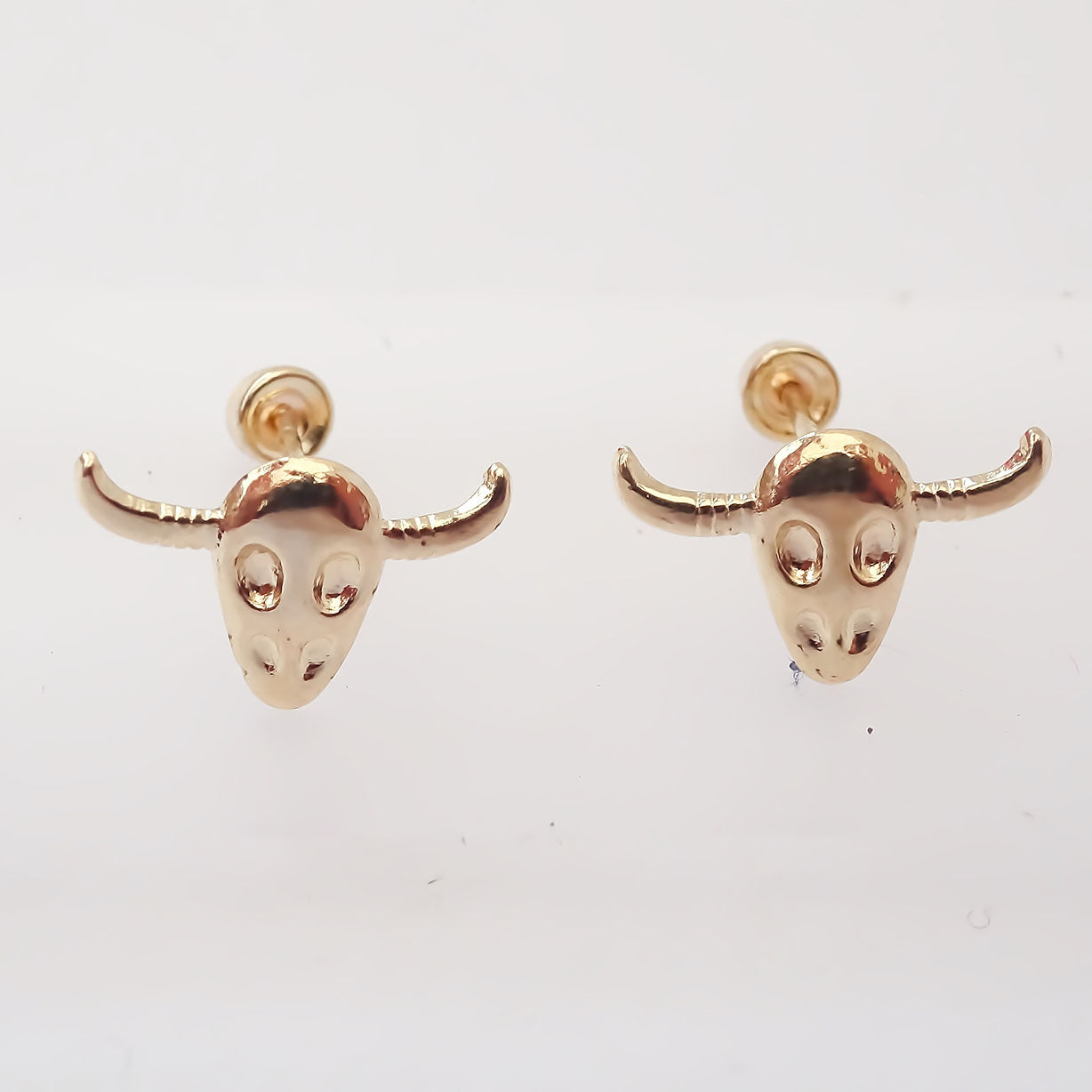 Amor Eterno - Broqueles Cráneo De Toro / Aretes / Oro 10k