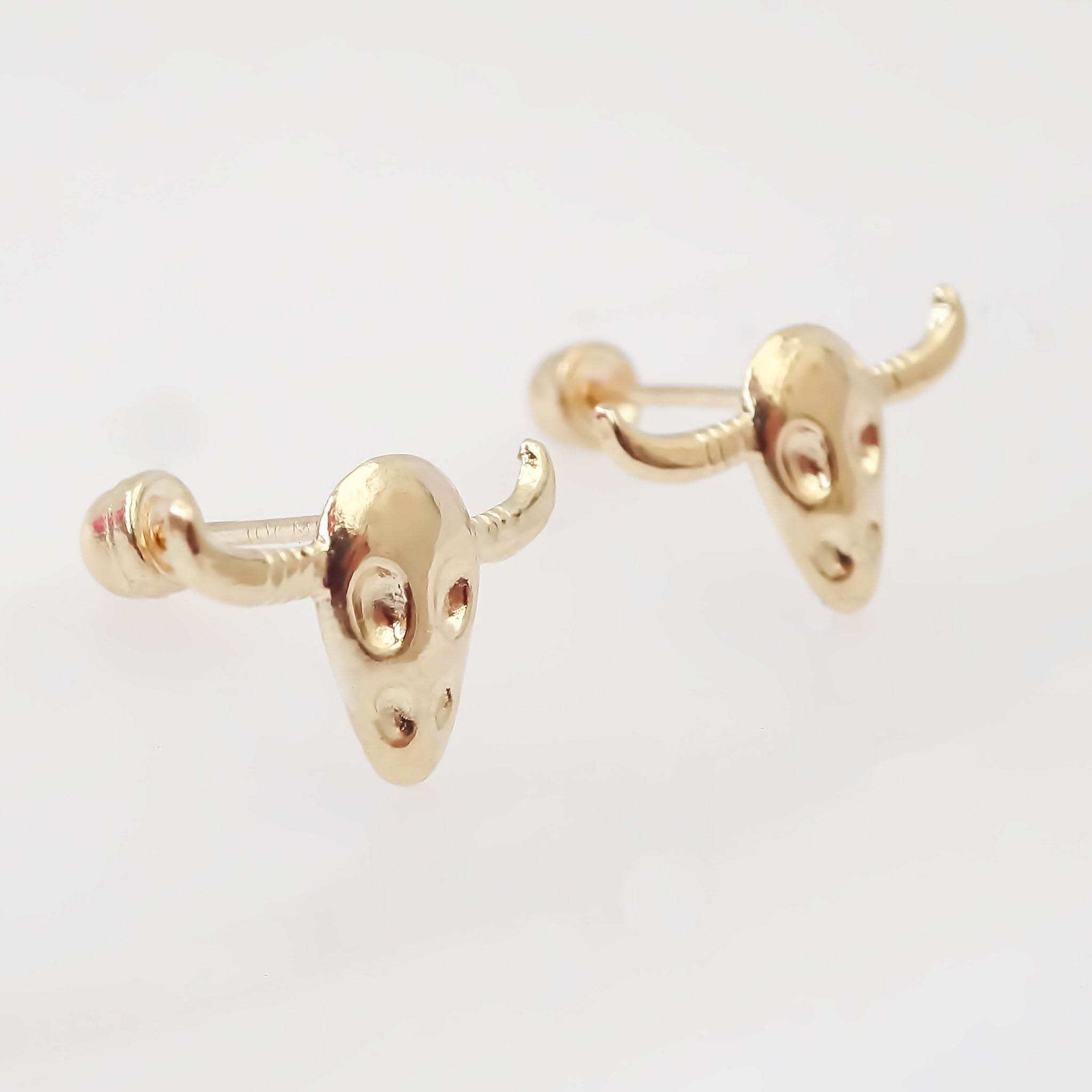 Amor Eterno - Broqueles Cráneo De Toro / Aretes / Oro 10k