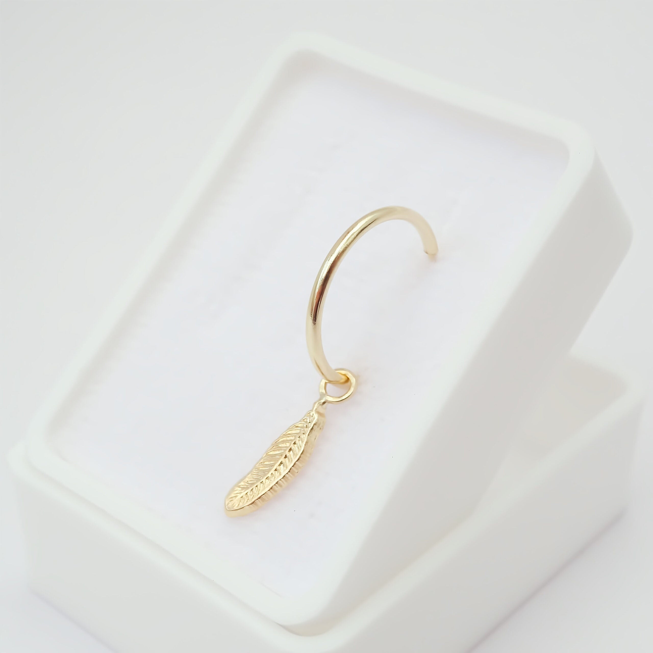 Amor Eterno - 2 Dijes Para Arracada Pluma / Oro 10k