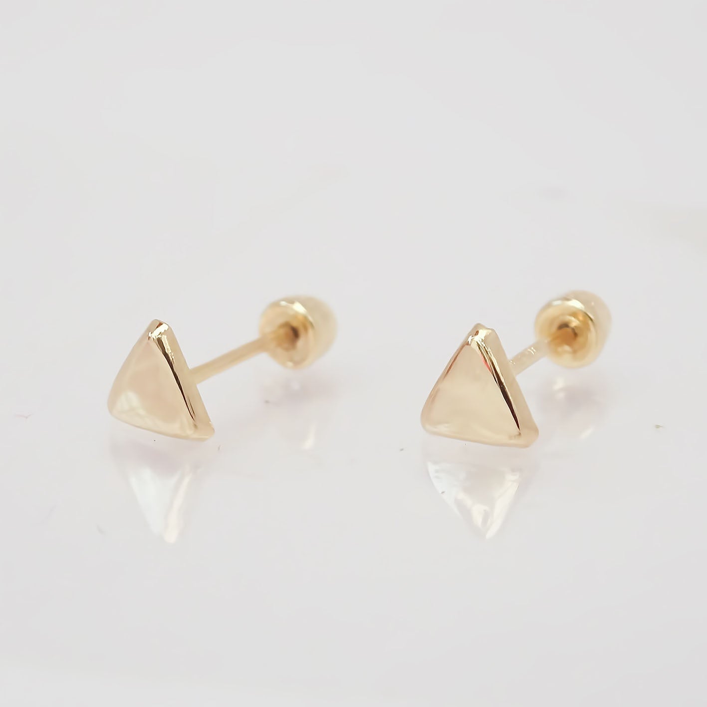 Amor Eterno - Broqueles Triángulo Basic / Aretes / Oro 10k