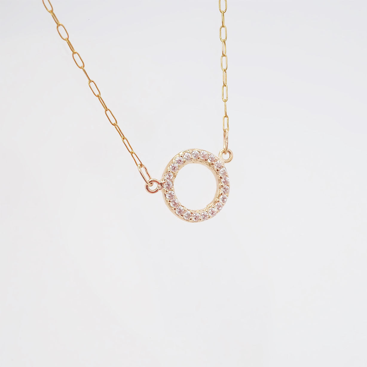 Amor Eterno - Gargantilla Elegante / Circulo Sólido 10k