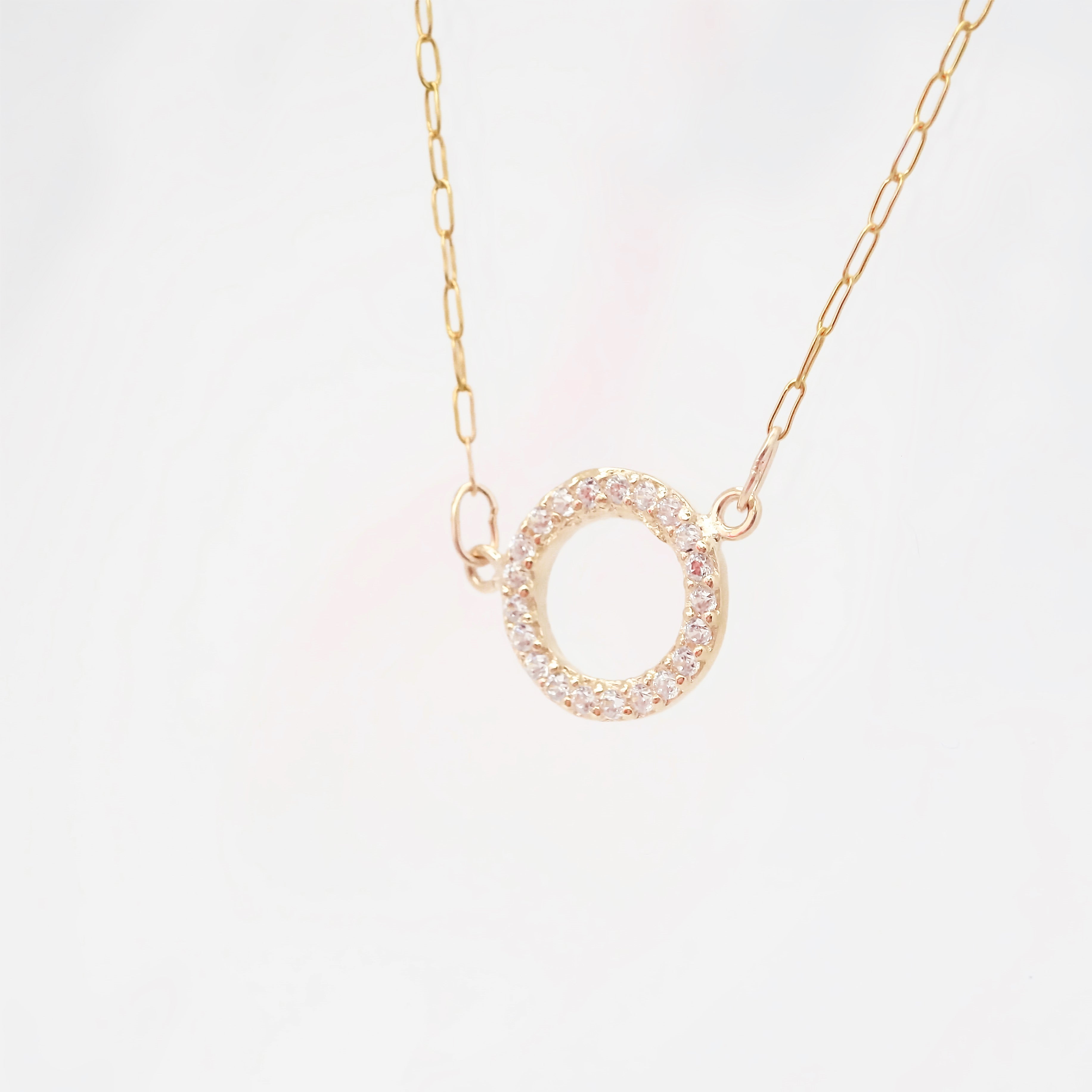 Amor Eterno - Gargantilla Elegante / Circulo Sólido 10k