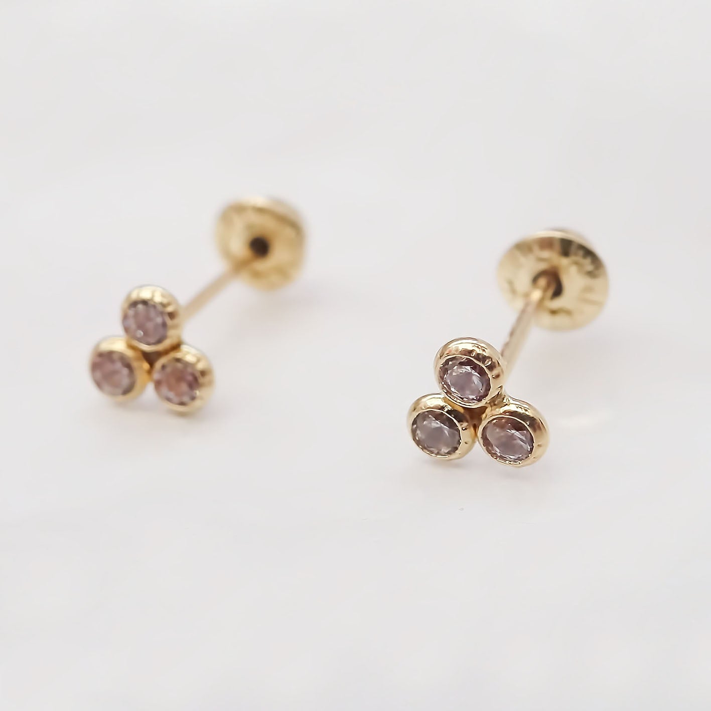 Amor Eterno - Broqueles Mini Trébol / Aretes / Oro 10k / Transparente