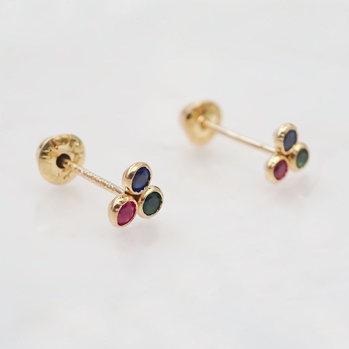 Amor Eterno - Broqueles Mini Trébol / Aretes / Oro 10k / Multicolor