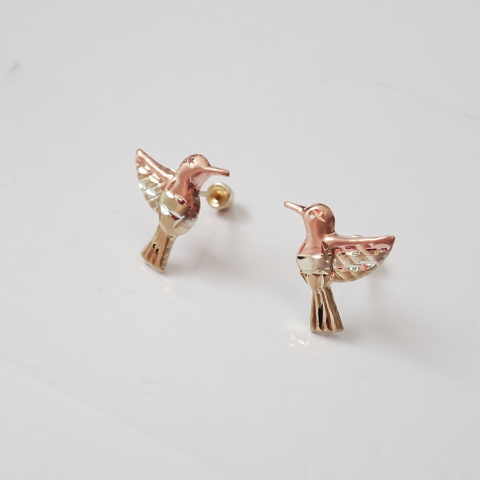 Amor Eterno - Broqueles Aretes Colibrí / Oro Florentino 10k