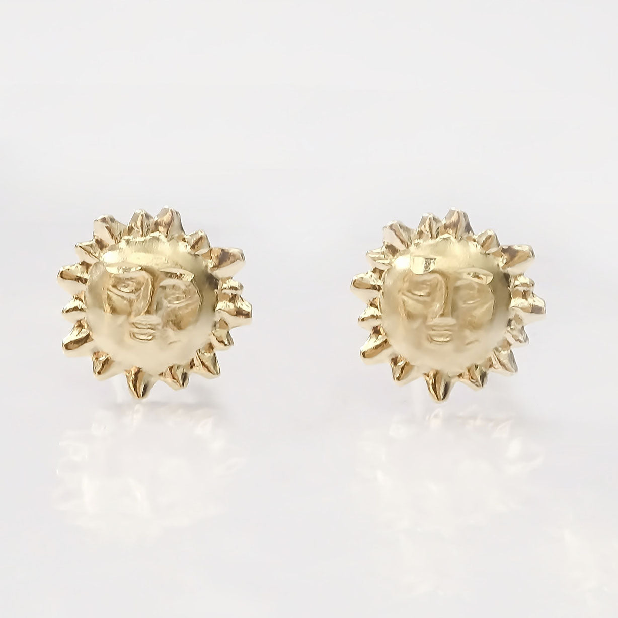 Amor Eterno - Broqueles / Aretes Sol Bebé / Oro 10k