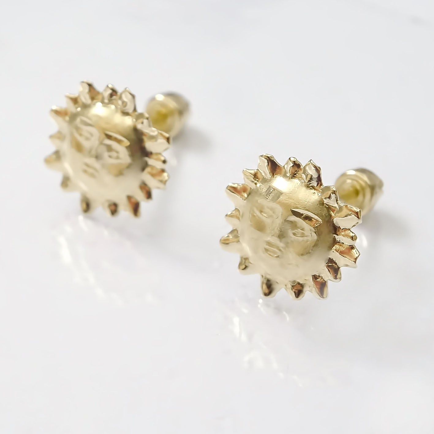 Amor Eterno - Broqueles / Aretes Sol Bebé / Oro 10k