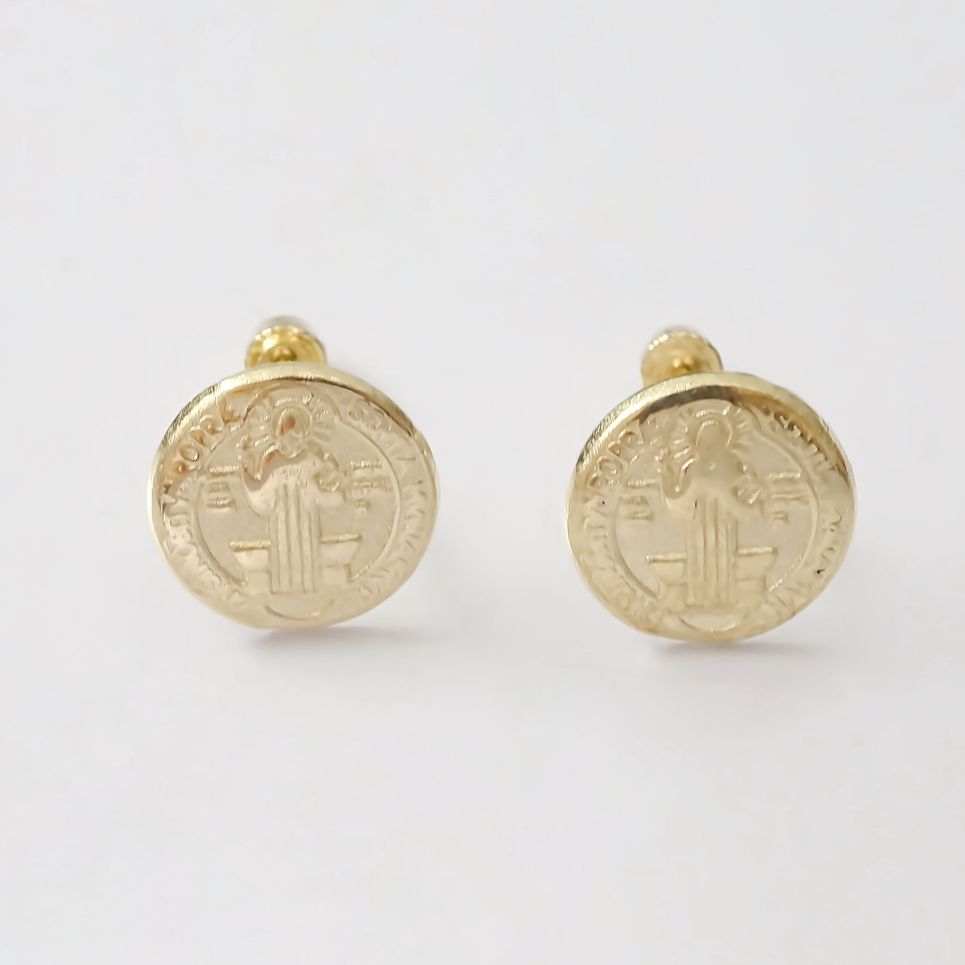 Amor Eterno - Broqueles Botón San Benito / Aretes / Oro 10k