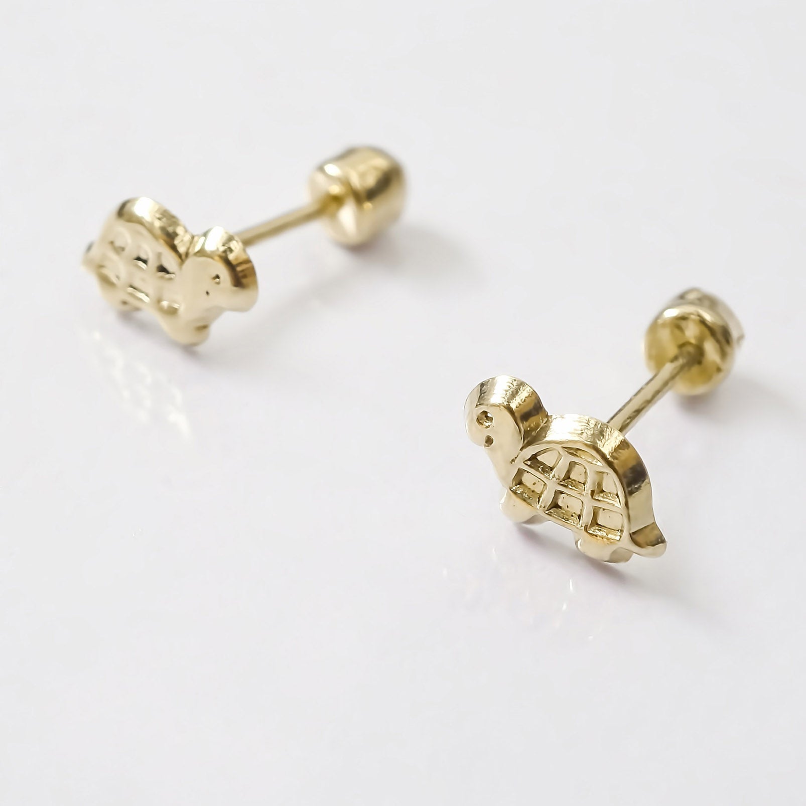 Amor Eterno - Broqueles Tortuga Mini Bebé / Aretes / Oro 10k