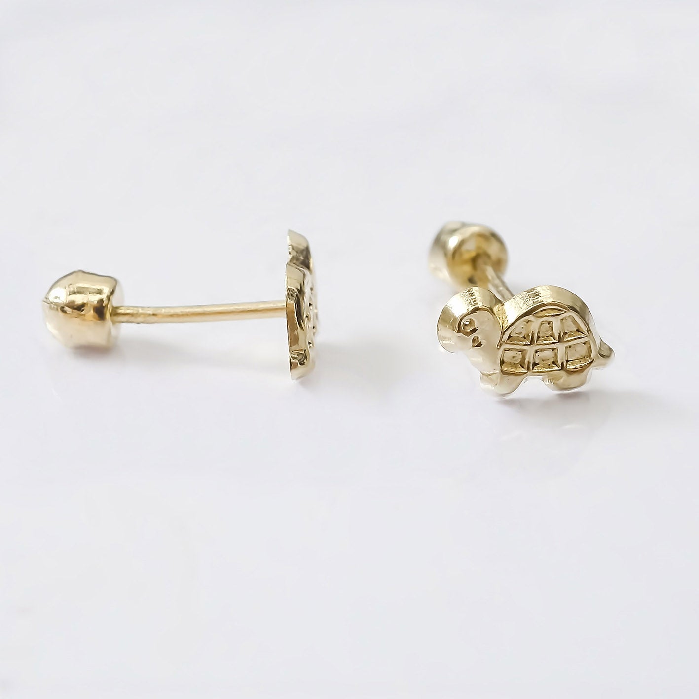 Amor Eterno - Broqueles Tortuga Mini Bebé / Aretes / Oro 10k