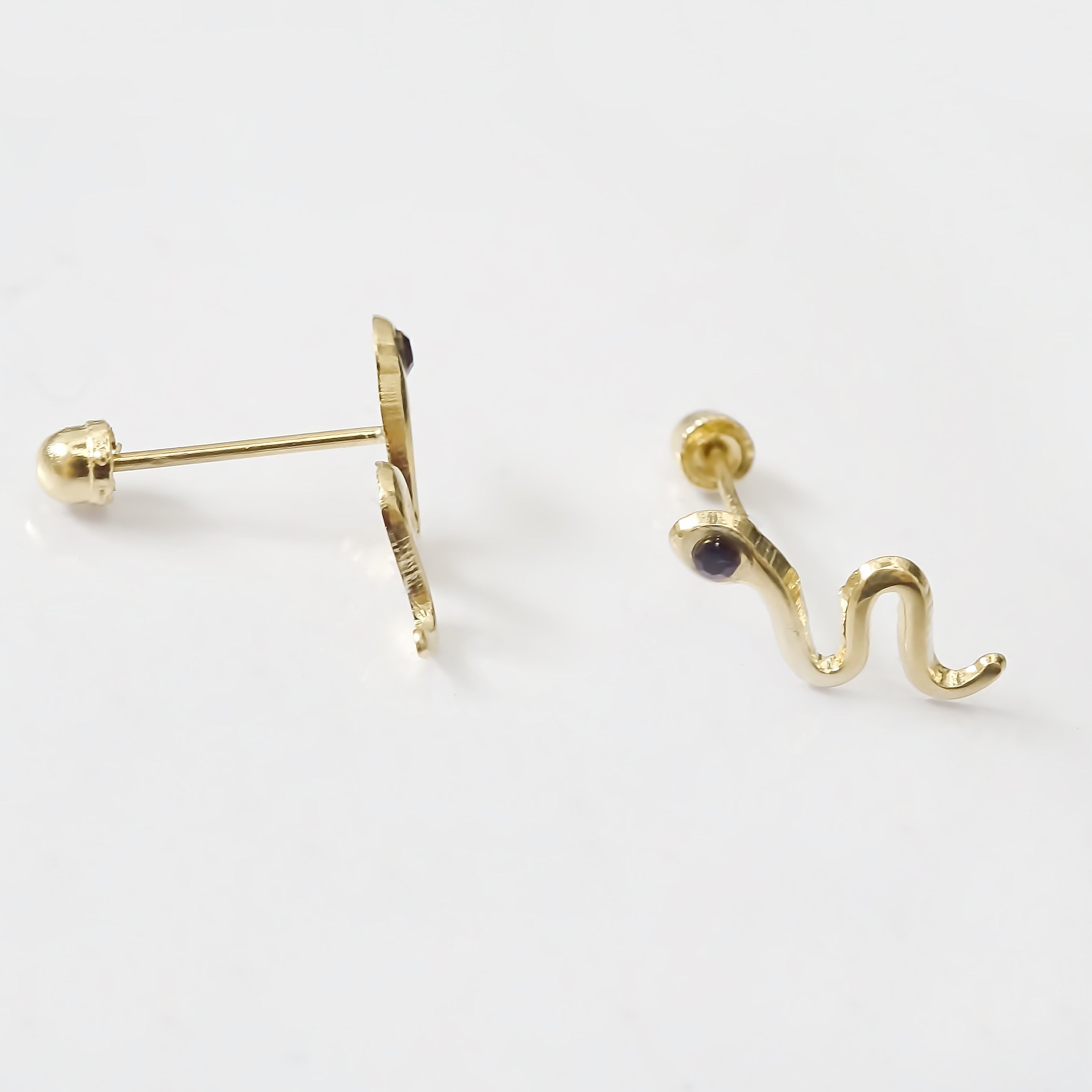Amor Eterno - Broqueles Serpiente Vibora / Aretes / Oro 10k / Negro