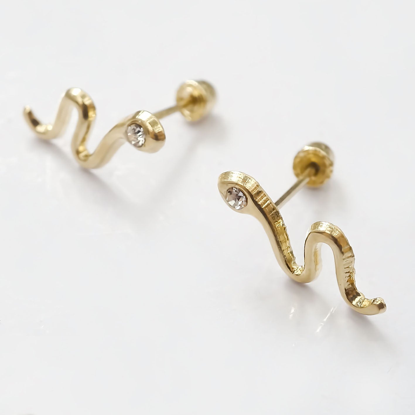 Amor Eterno - Broqueles Serpiente Vibora / Aretes / Oro 10k / Transparente
