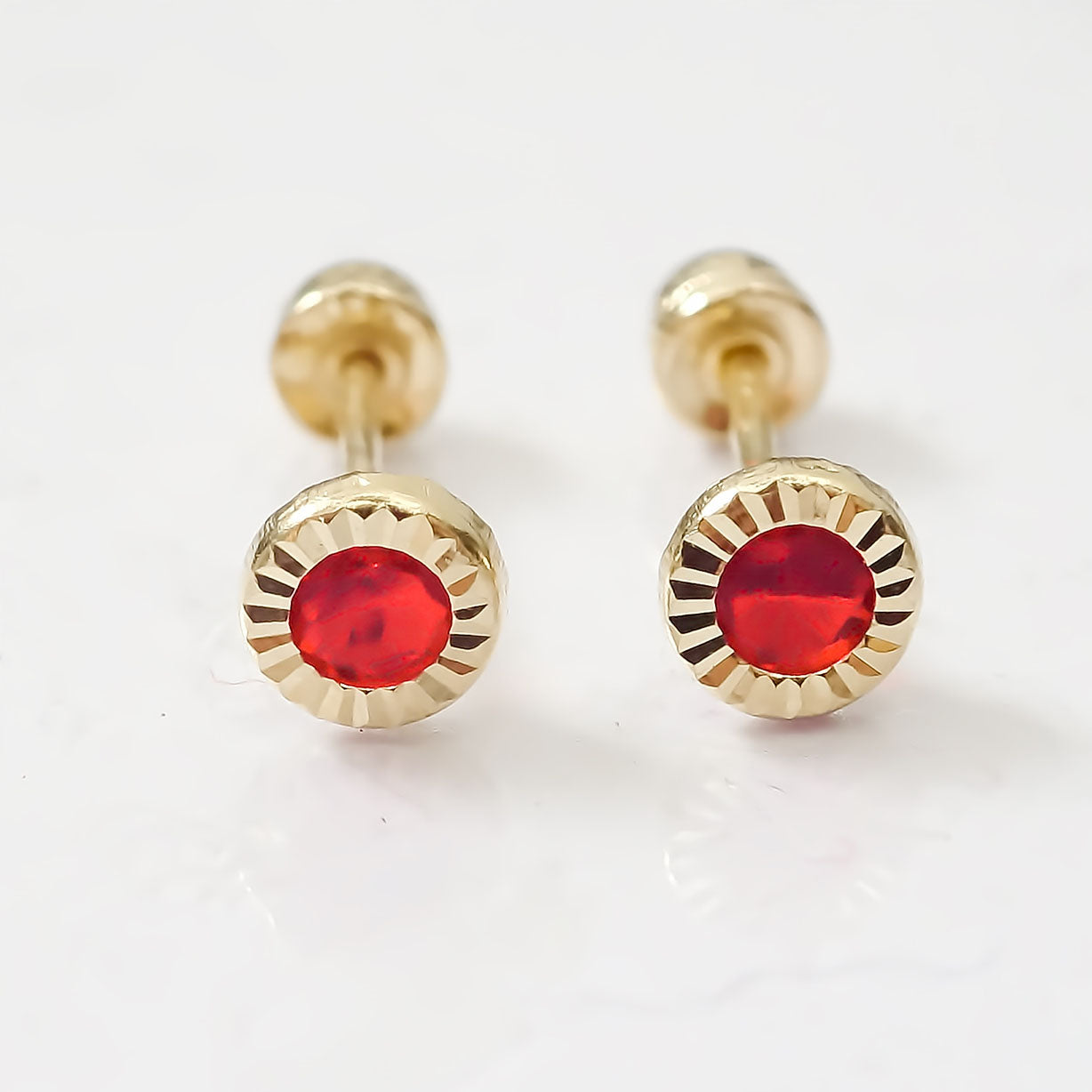 Amor Eterno - Broqueles Facetado Bebé / Aretes / Oro 10k / Rojo