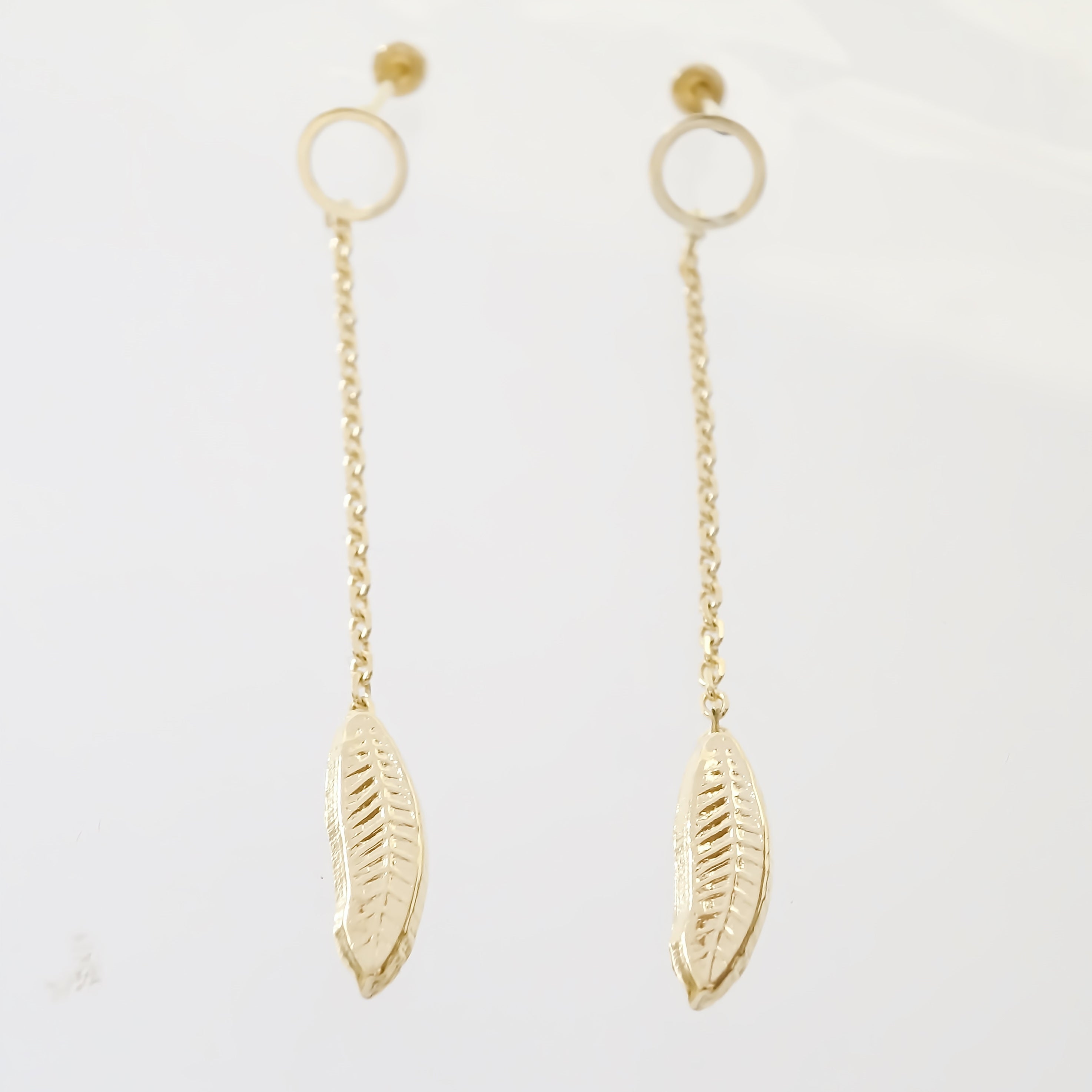 Amor Eterno - Aretes Largos / Oro Sólido 10k Pluma