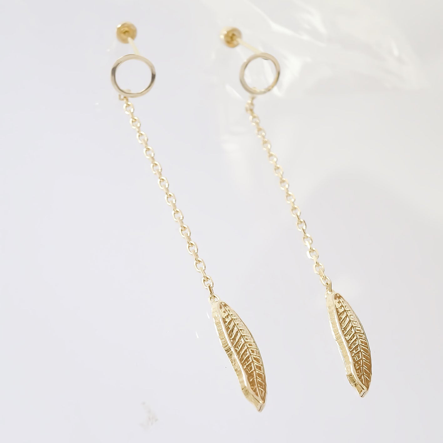 Amor Eterno - Aretes Largos / Oro Sólido 10k Pluma