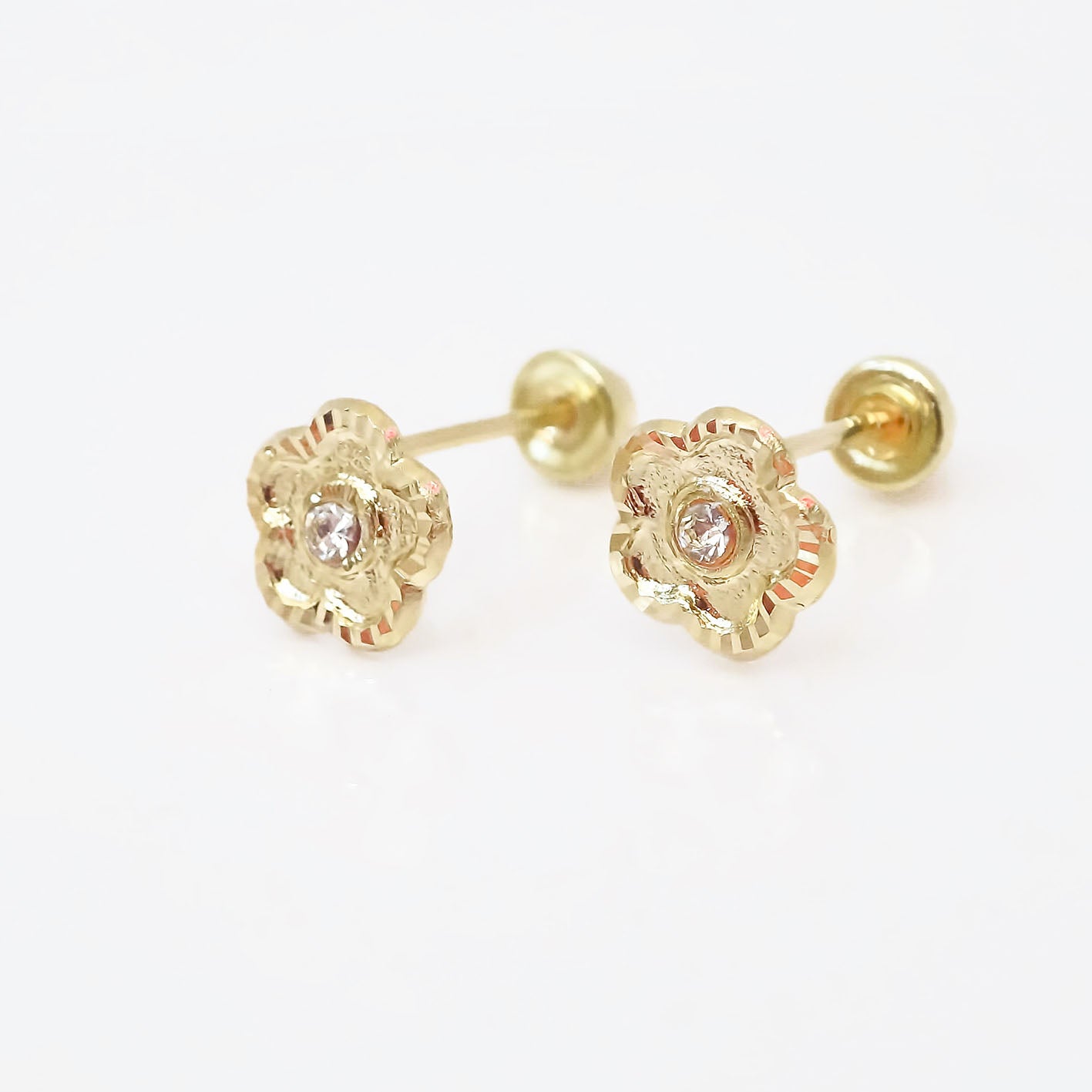 Amor Eterno - Broqueles Margarita Facetada / Aretes Oro 10k