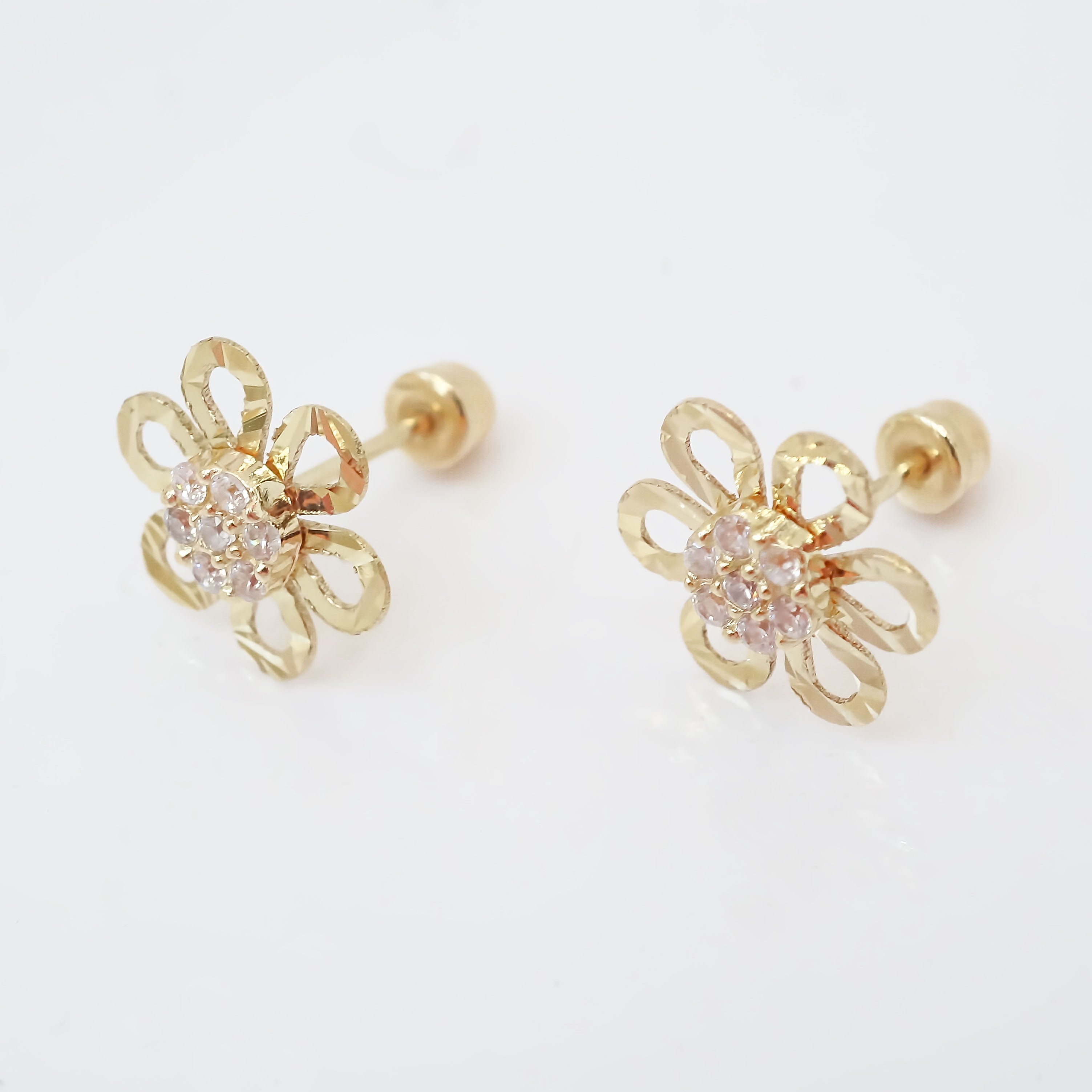 Amor Eterno- Broqueles Flor Diamante Facetada Aretes Oro 10k
