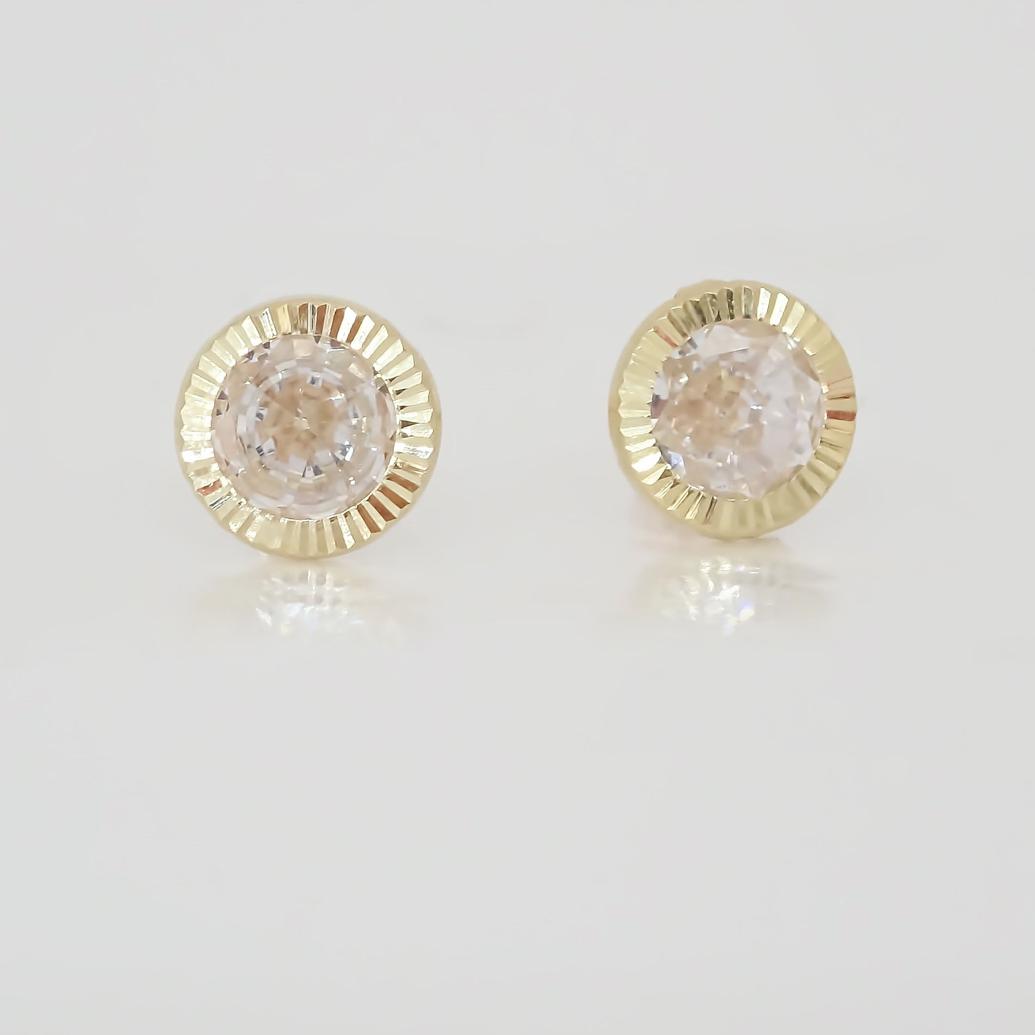 Amor Eterno - Broqueles Recto Facetado Grande Aretes Oro 10k