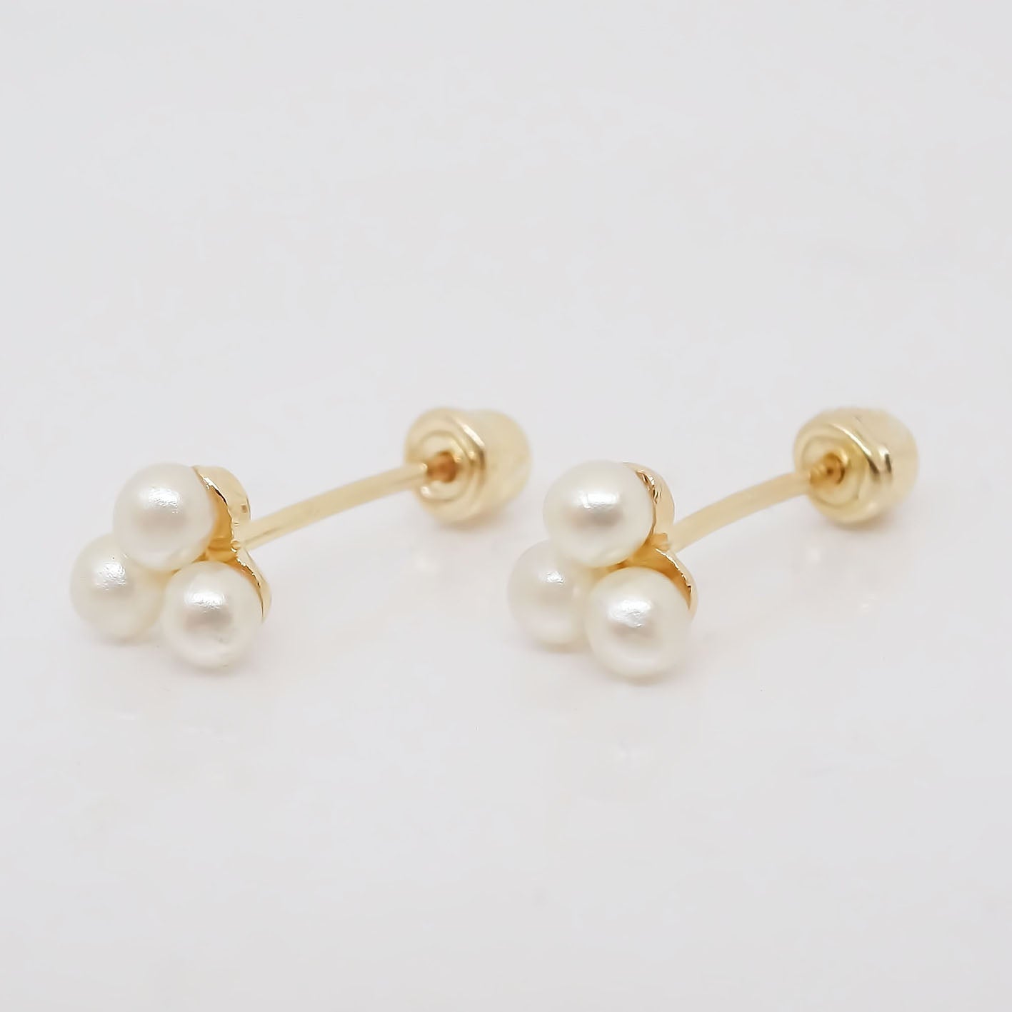 Amor Eterno - Broqueles Mini Trébol / Aretes / Oro 10k / Perla