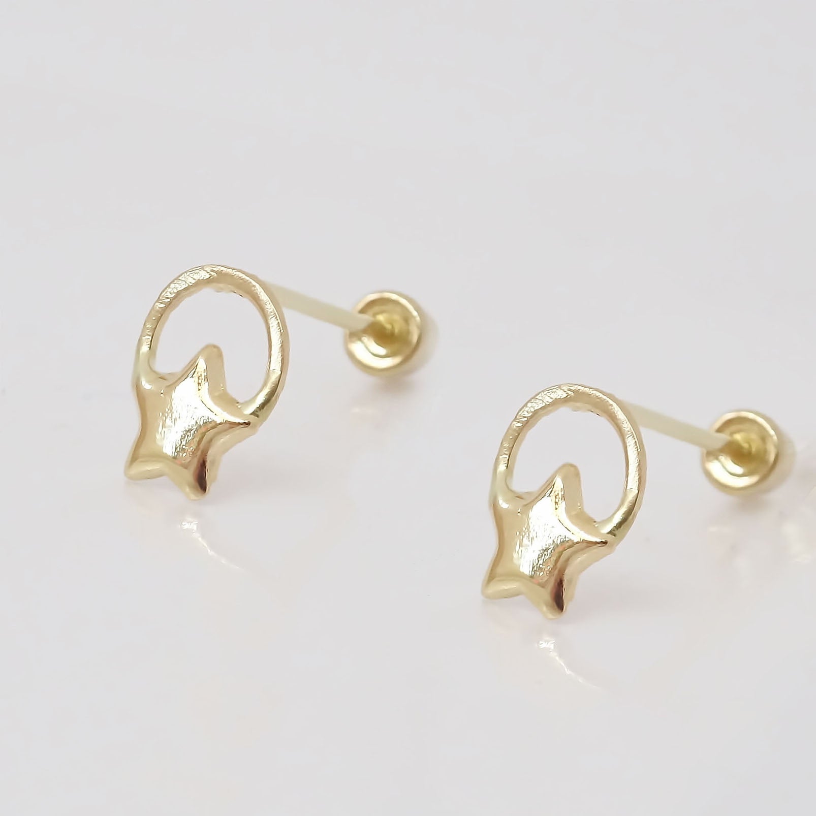Amor Eterno - Broqueles Circulo Estrella / Aretes / Oro 10k