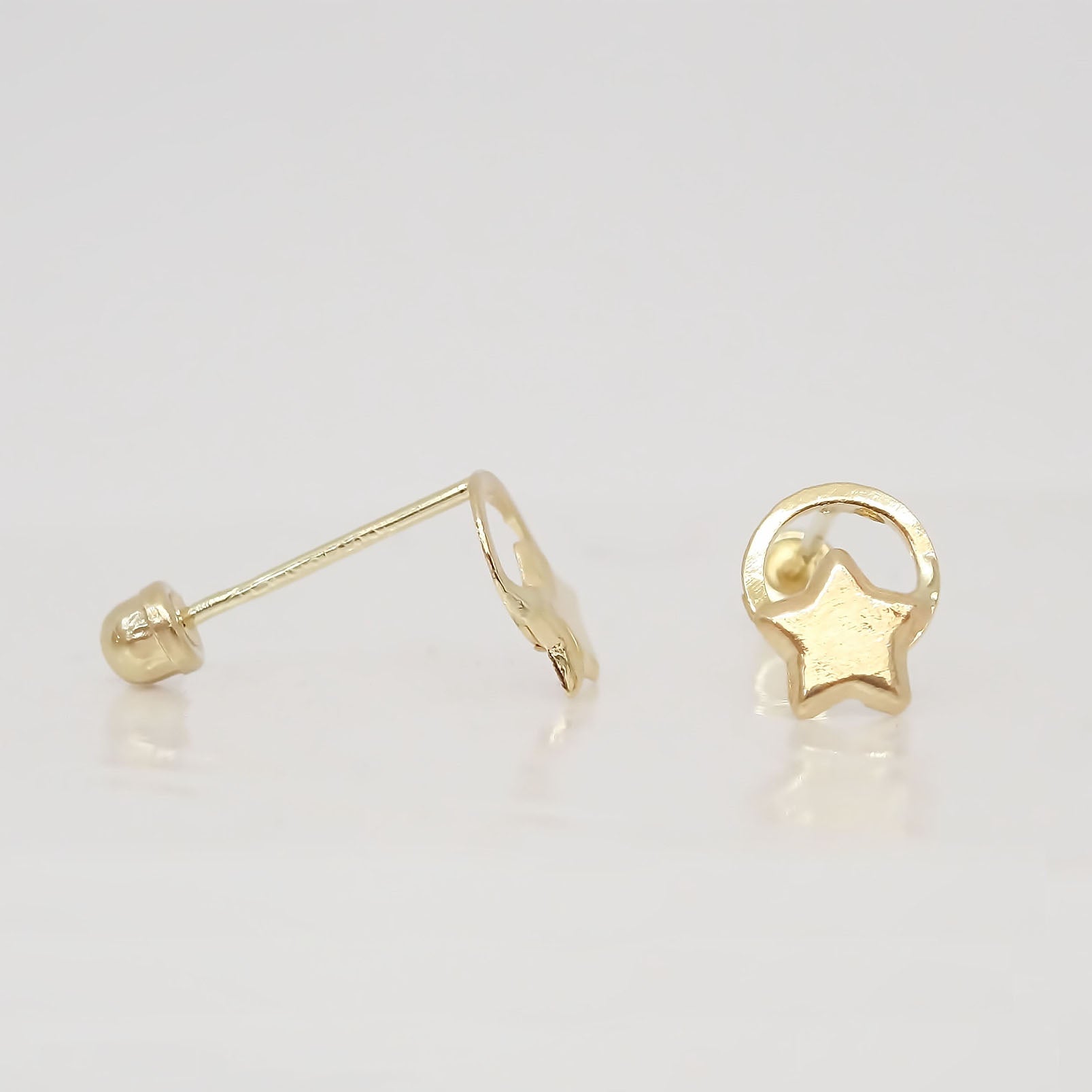 Amor Eterno - Broqueles Circulo Estrella / Aretes / Oro 10k